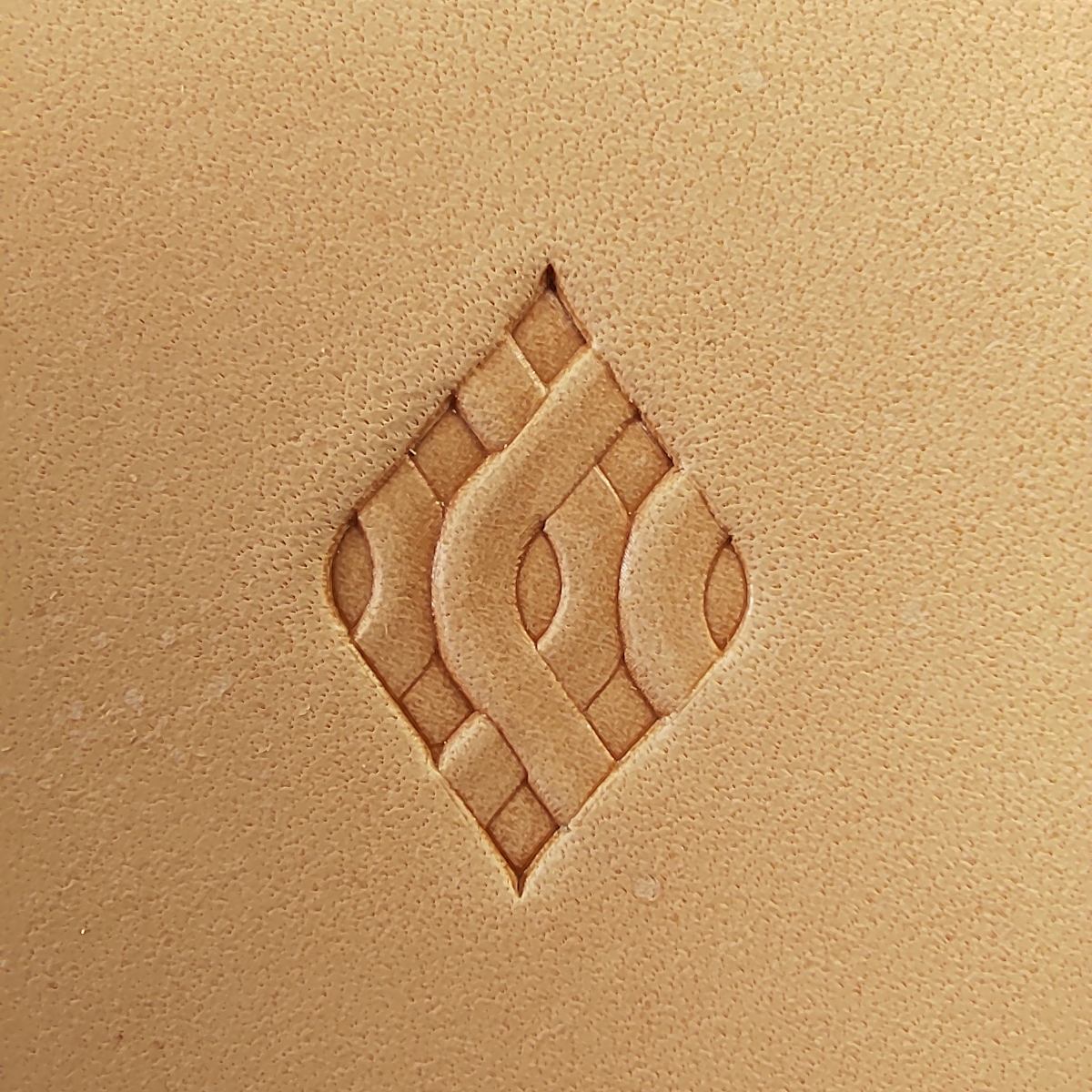LT016 Geometric Leather Stamping Tool–Interlocking Geometric 22x15mm (7/8"x9/16")