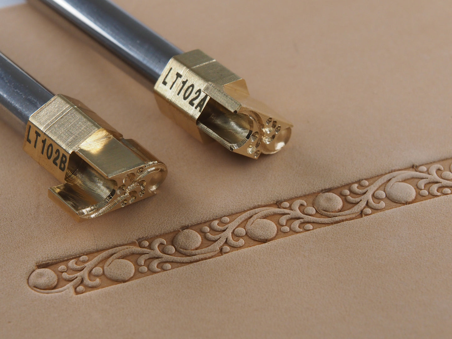 LT102A Swirl Border Leather Stamping Tool– Swirl Border 17x7mm (2/3" x 3/11")
