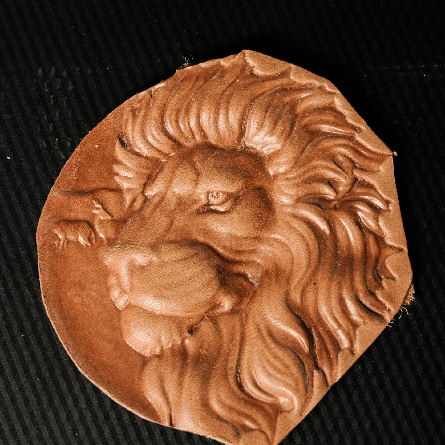 BP002 Bumper Tool Leather Embossing – 90mm Lion Head Design for 3D Leather Crafting