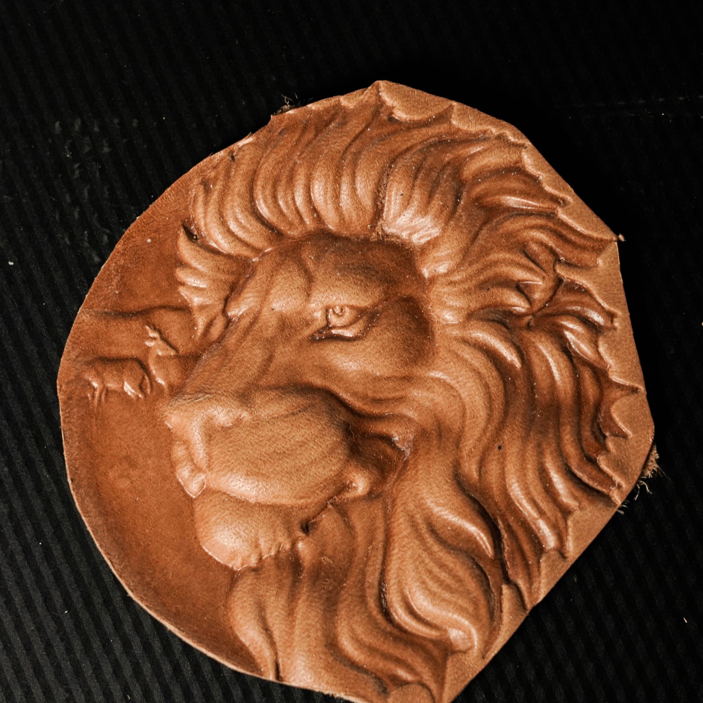 BP002 Bumper Tool Leather Embossing – 90mm Lion Head Design for 3D Leather Crafting