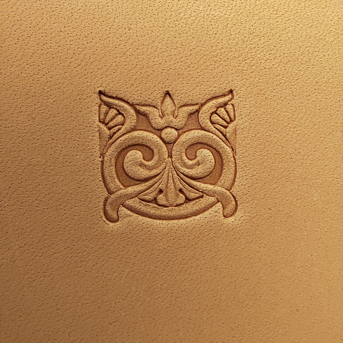 Scrollwork Shape Leather Stamp – LT071