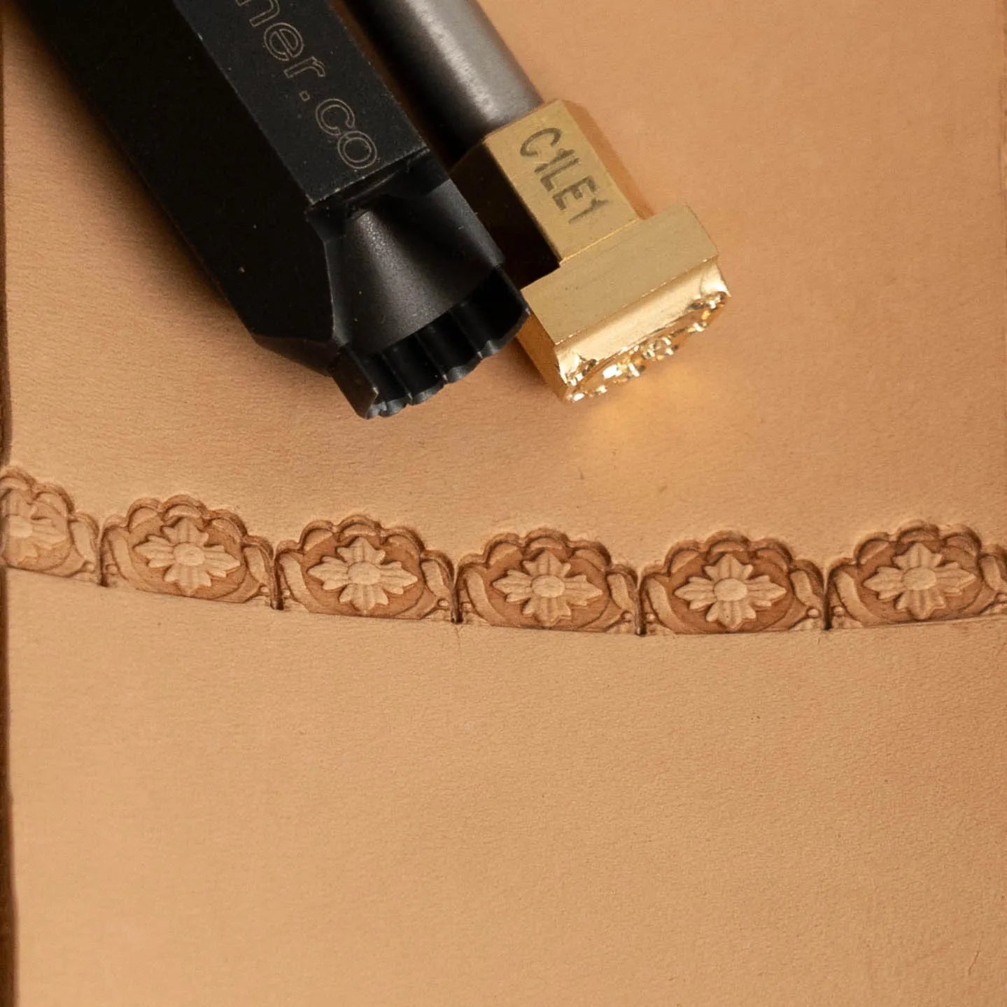 C1LE1 Decorative Brass Edge Cutter Stamp – 10×14mm