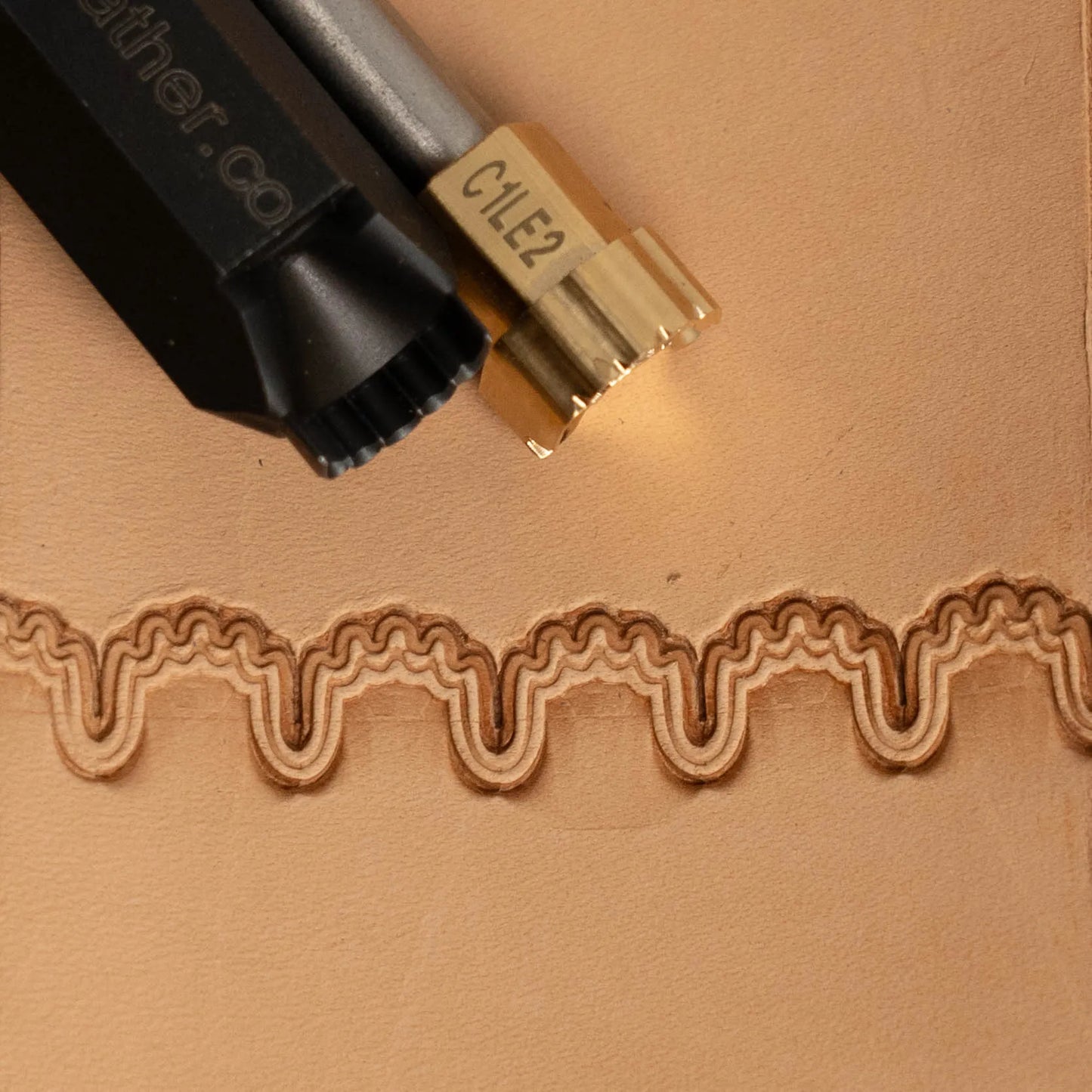 C1LE2 Decorative Brass Edge Cutter Stamp – 14×14mm