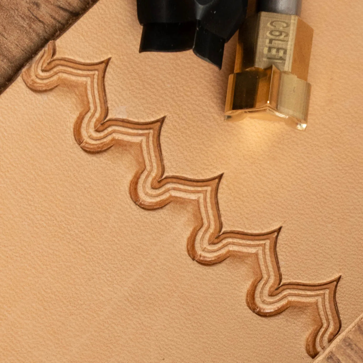 C6LE1 Decorative Brass Edge Cutter Stamp – 14x18mm