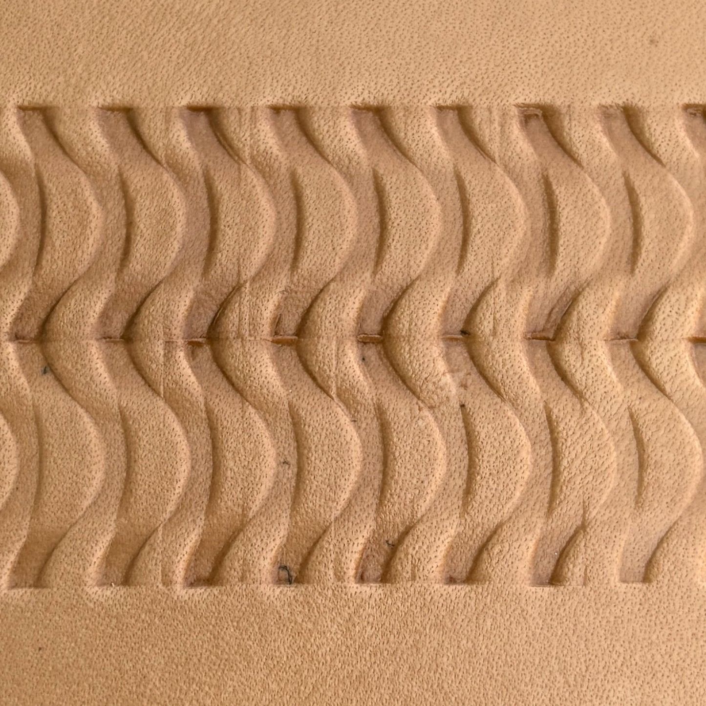 Wavy Lines leather stamp LT021 — pattern imprint on veg-tan leather