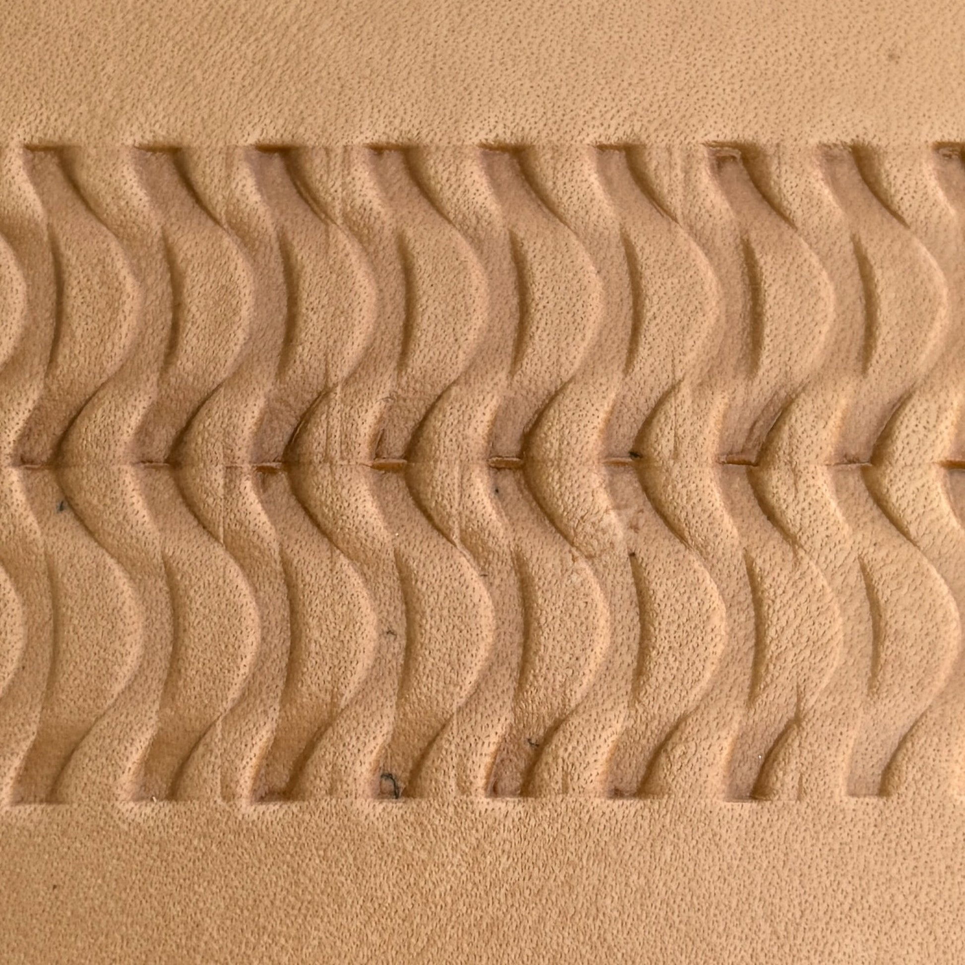 Wavy Lines leather stamp LT021 — pattern imprint on veg-tan leather