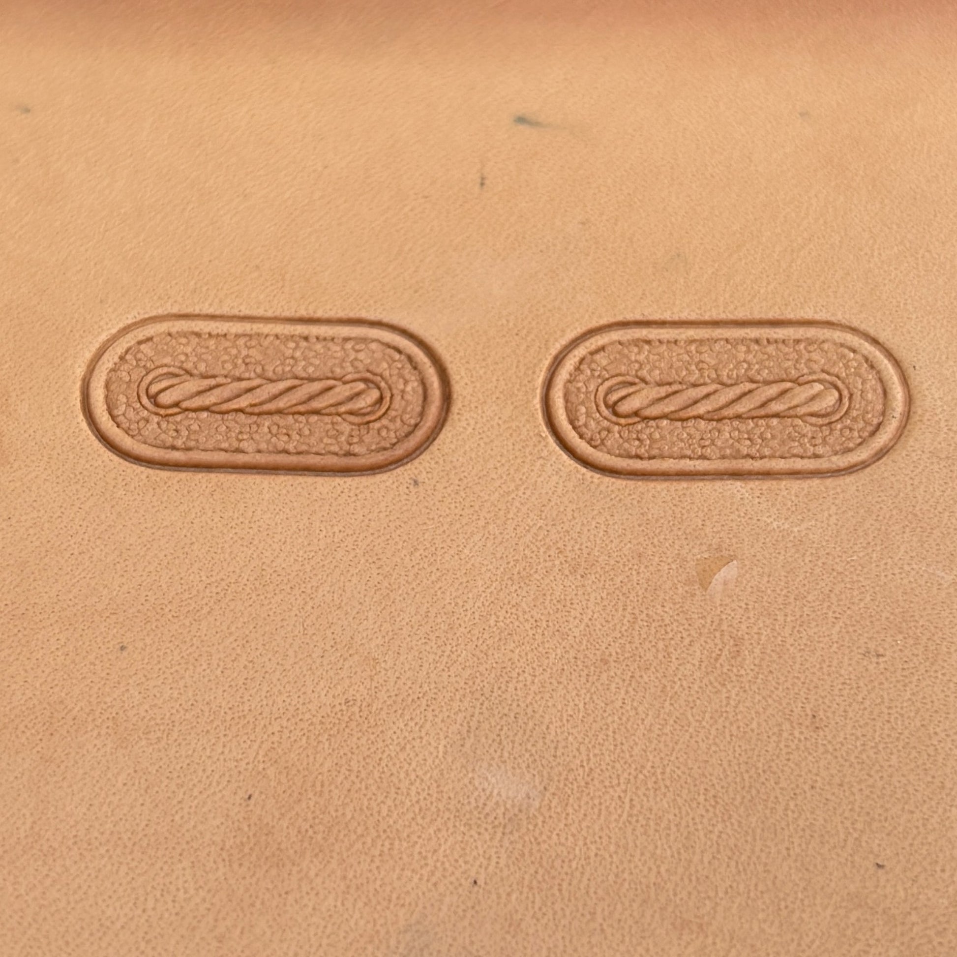 Rope Oval leather stamp LT074 — pattern imprint on veg-tan leather