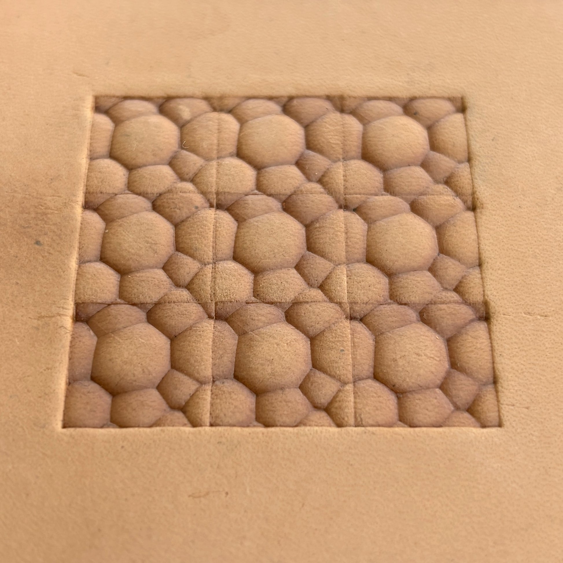 Bubble Style leather stamp LT084 — pattern imprint on veg-tan leather
