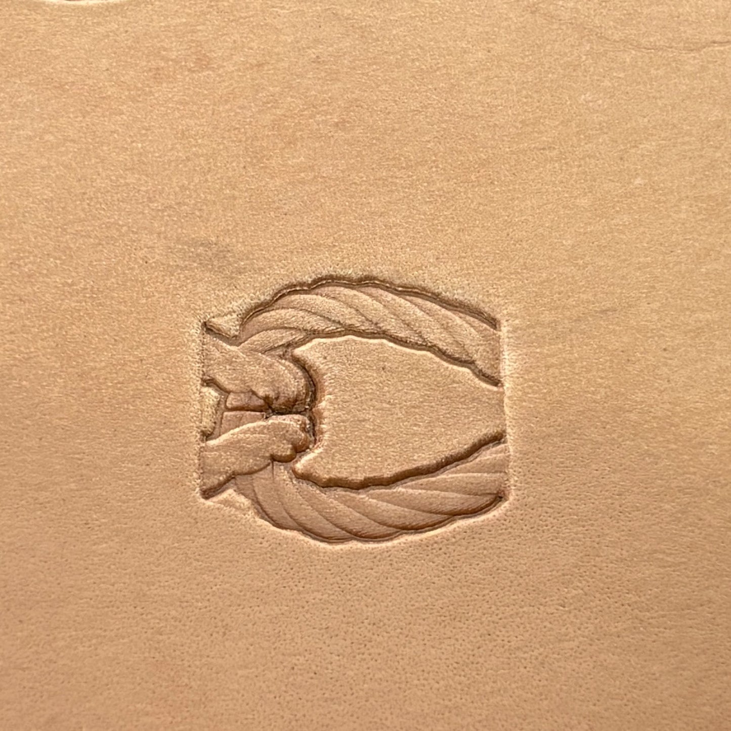 Rope Chain leather stamp LT099 — pattern imprint on veg-tan leather