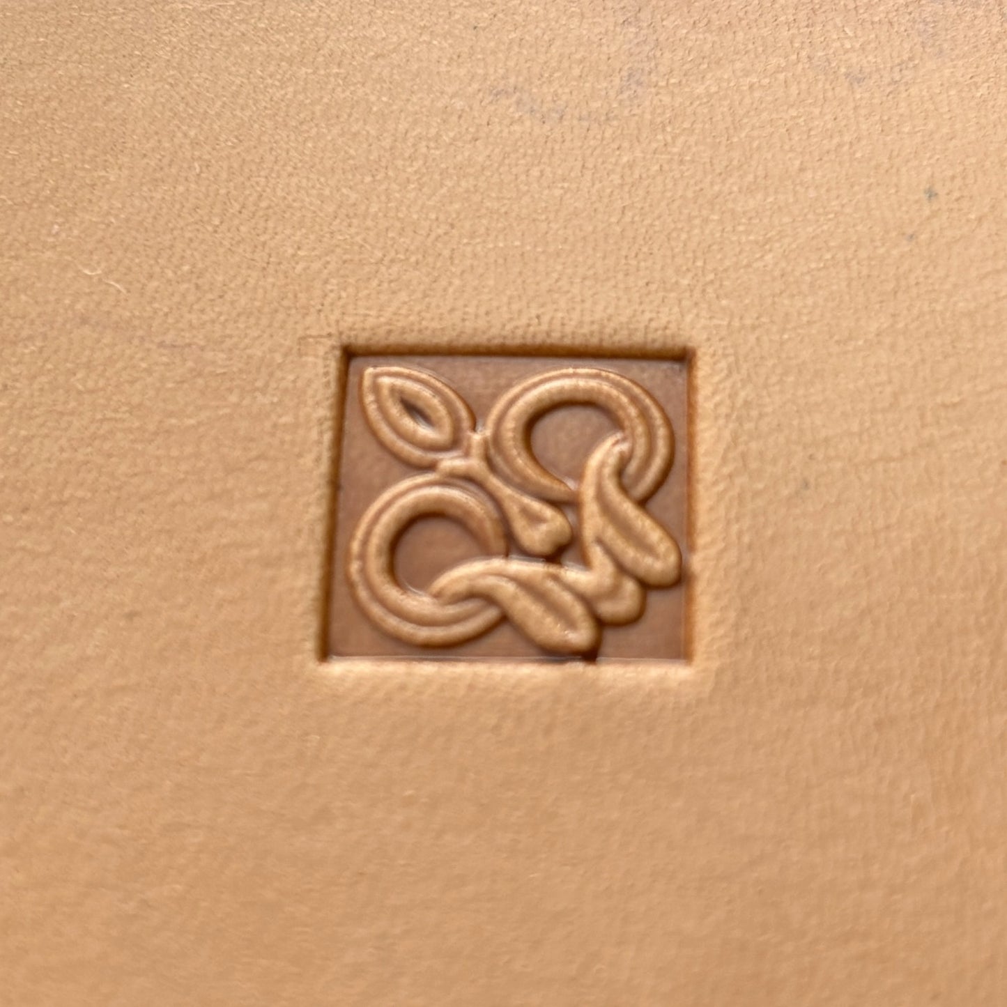 Ornamental leather stamp LT121 — pattern imprint on veg-tan leather