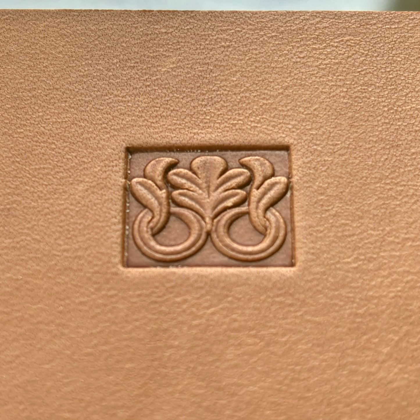 Ornamental leather stamp LT121 — pattern imprint on veg-tan leather