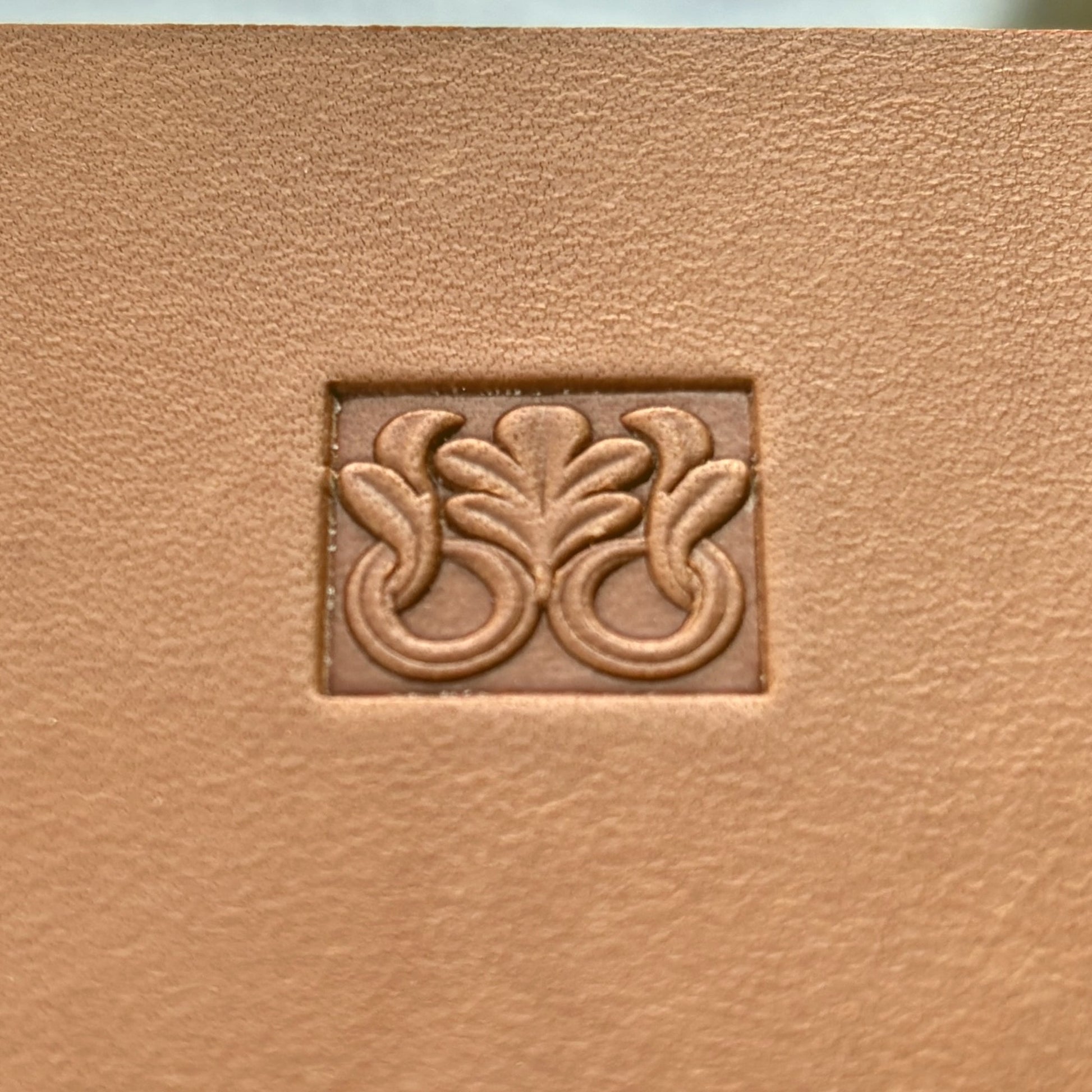 Ornamental leather stamp LT121 — pattern imprint on veg-tan leather