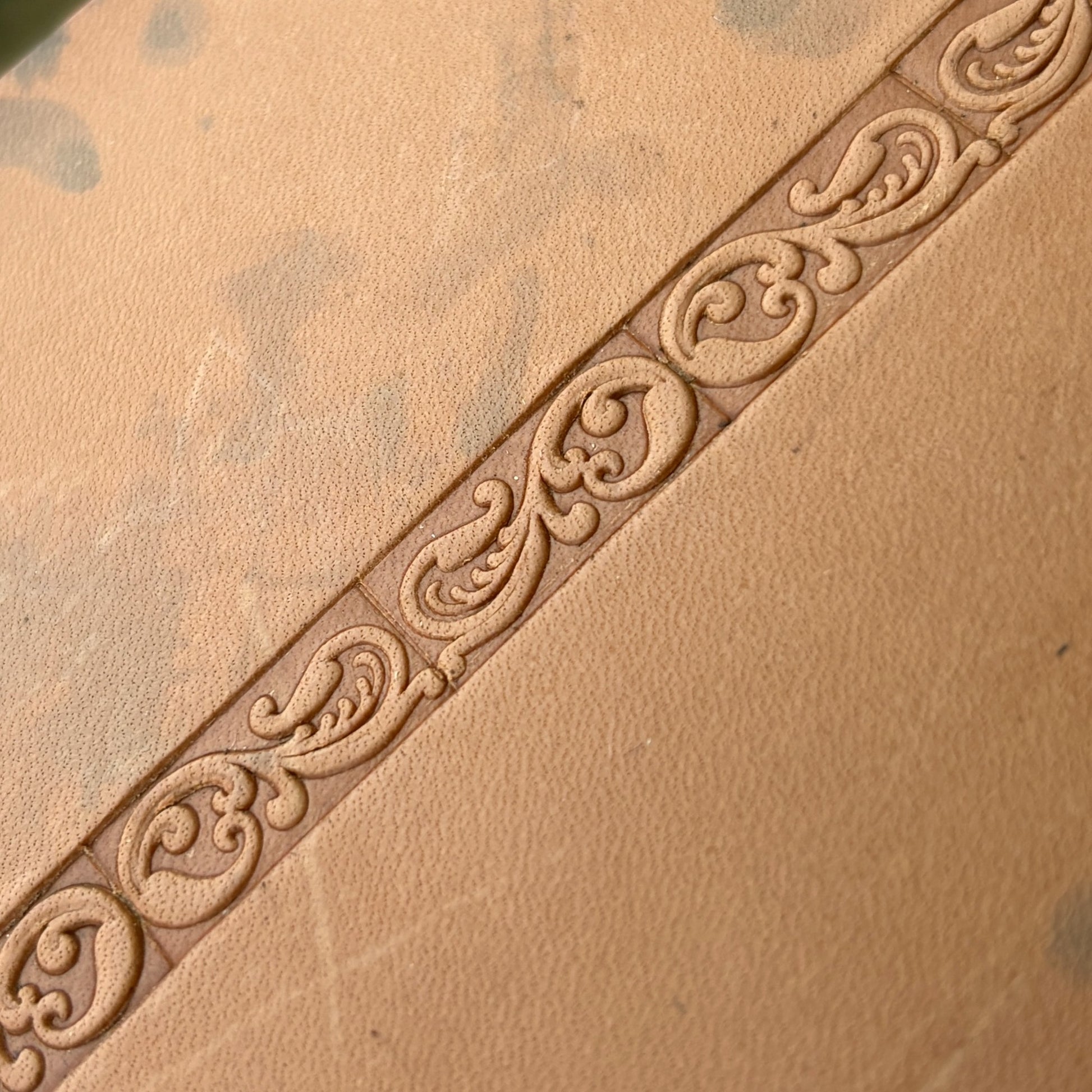Ornamental Border 1 leather stamp LT147 — pattern imprint on veg-tan leather