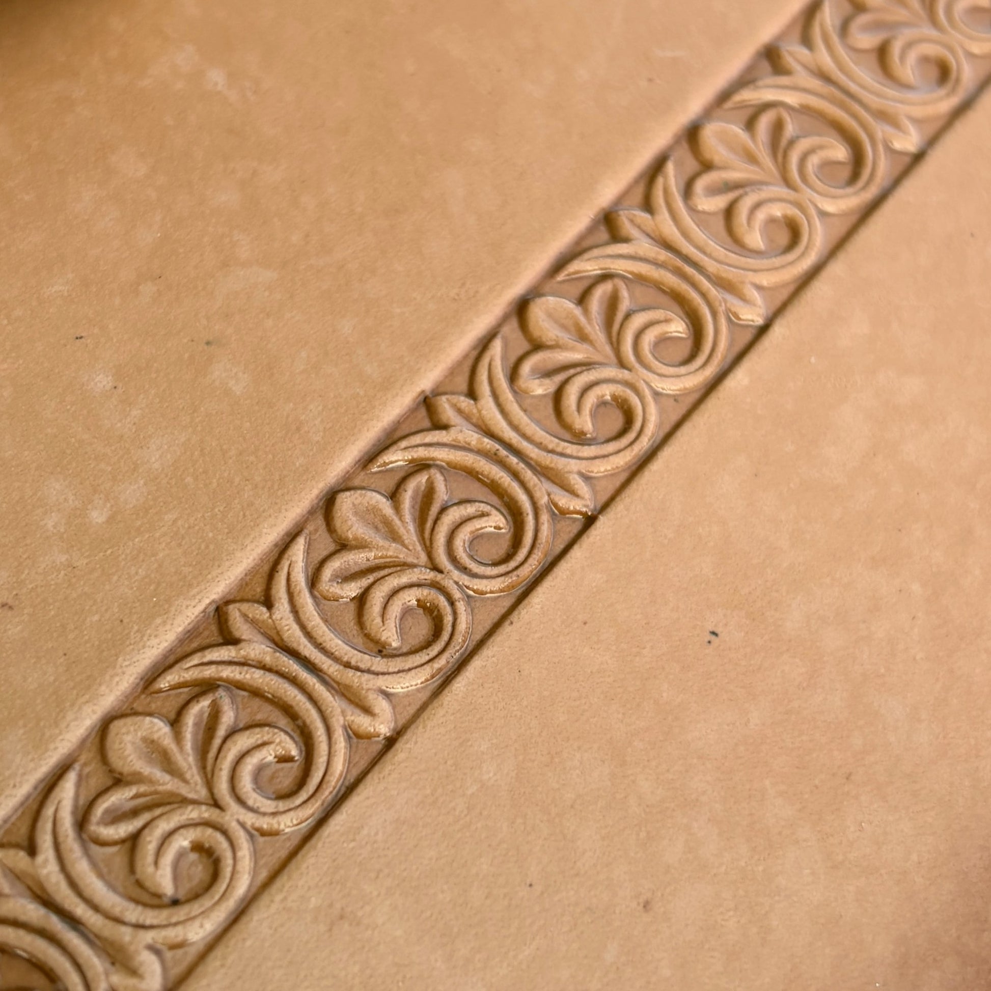 Ornamental Scroll leather stamp LT171 — pattern imprint on veg-tan leather