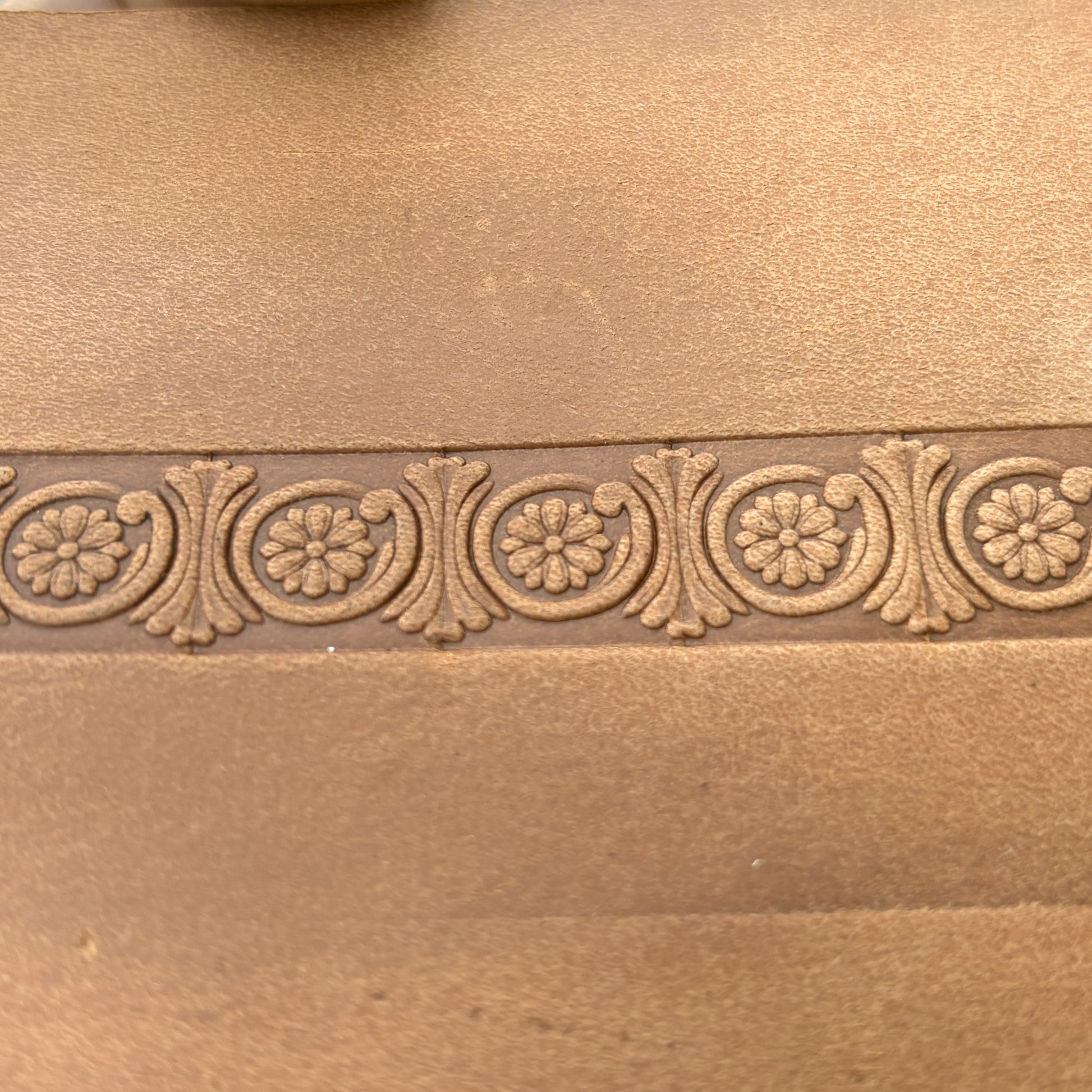 Circular Border Flower leather stamp LT179 — pattern imprint on veg-tan leather