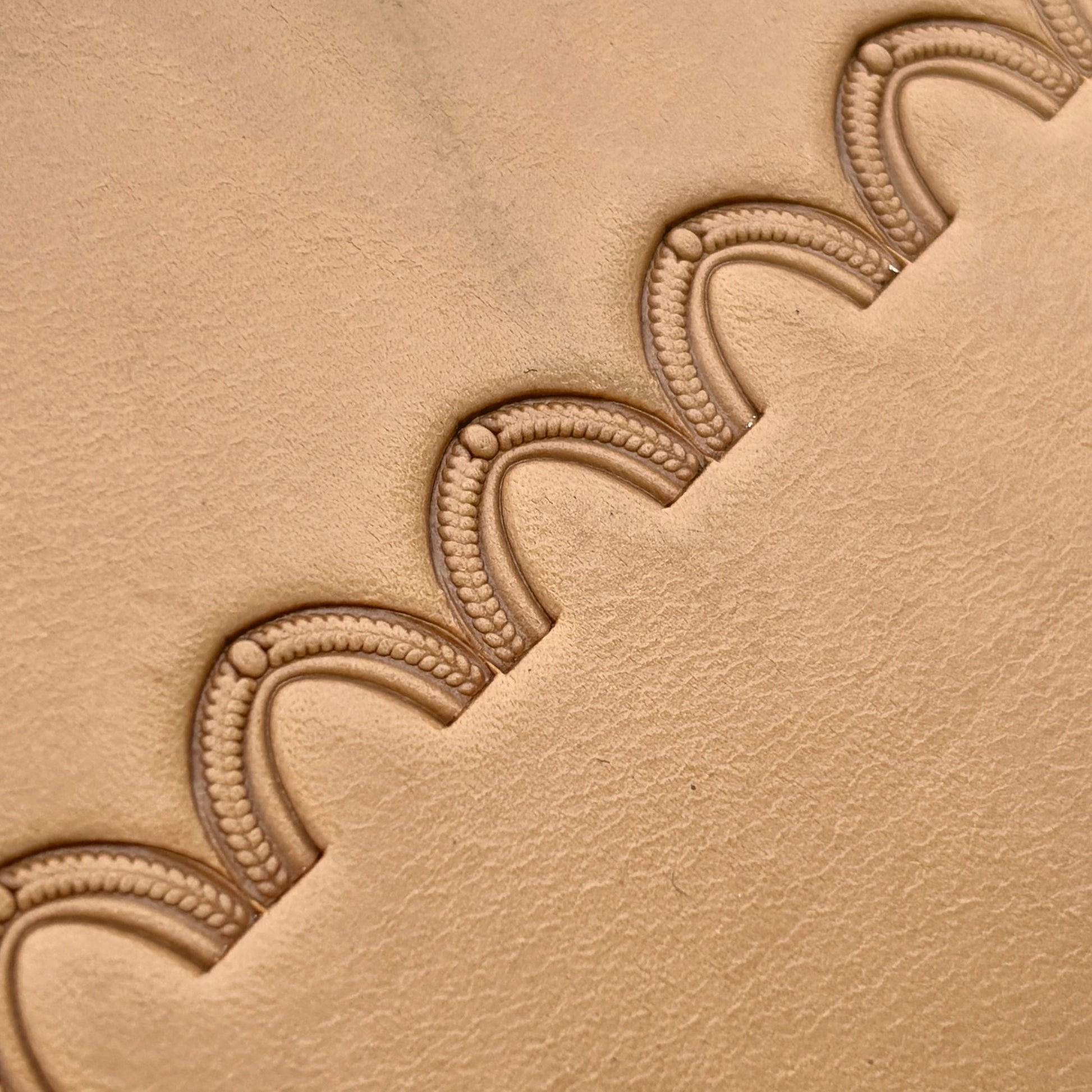 Arch Border leather stamp LT196 — pattern imprint on veg-tan leather