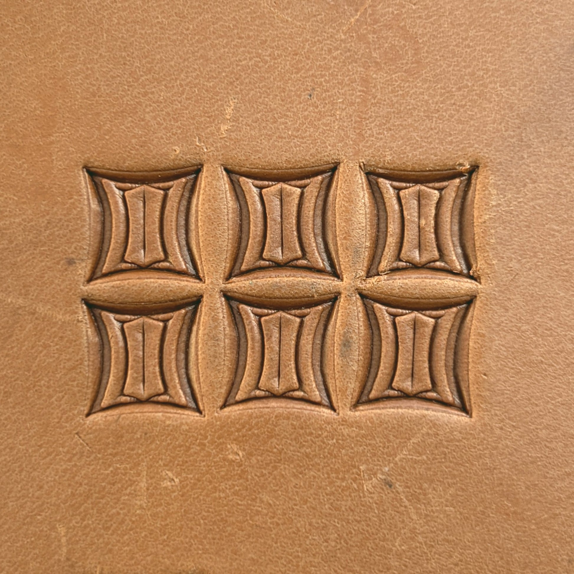 Curved Lines Geometric leather stamp LT218 — pattern imprint on veg-tan leather