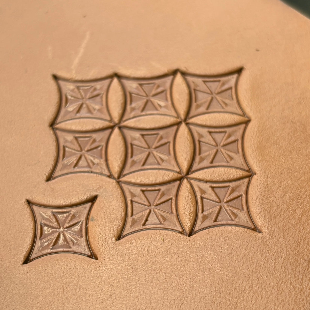 Star Tile Geometric leather stamp LT221 — pattern imprint on veg-tan leather
