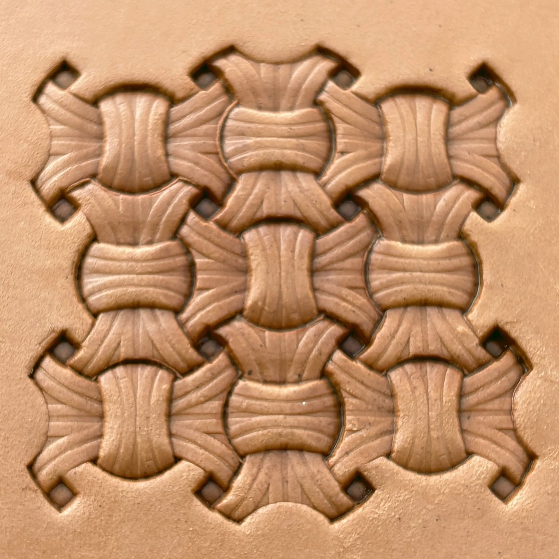 Interlocking Design leather stamp LT229 — pattern imprint on veg-tan leather