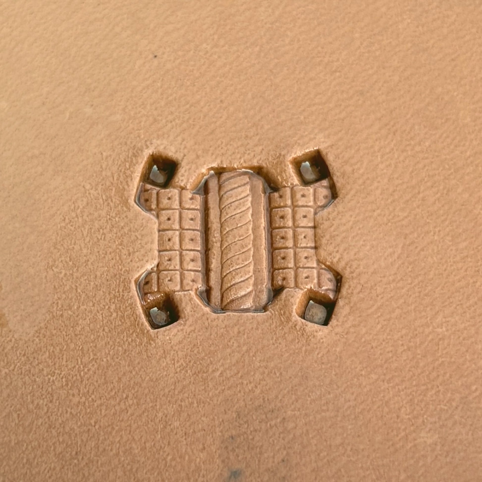 Basket Weave leather stamp LT270 — imprint on natural veg-tan leather