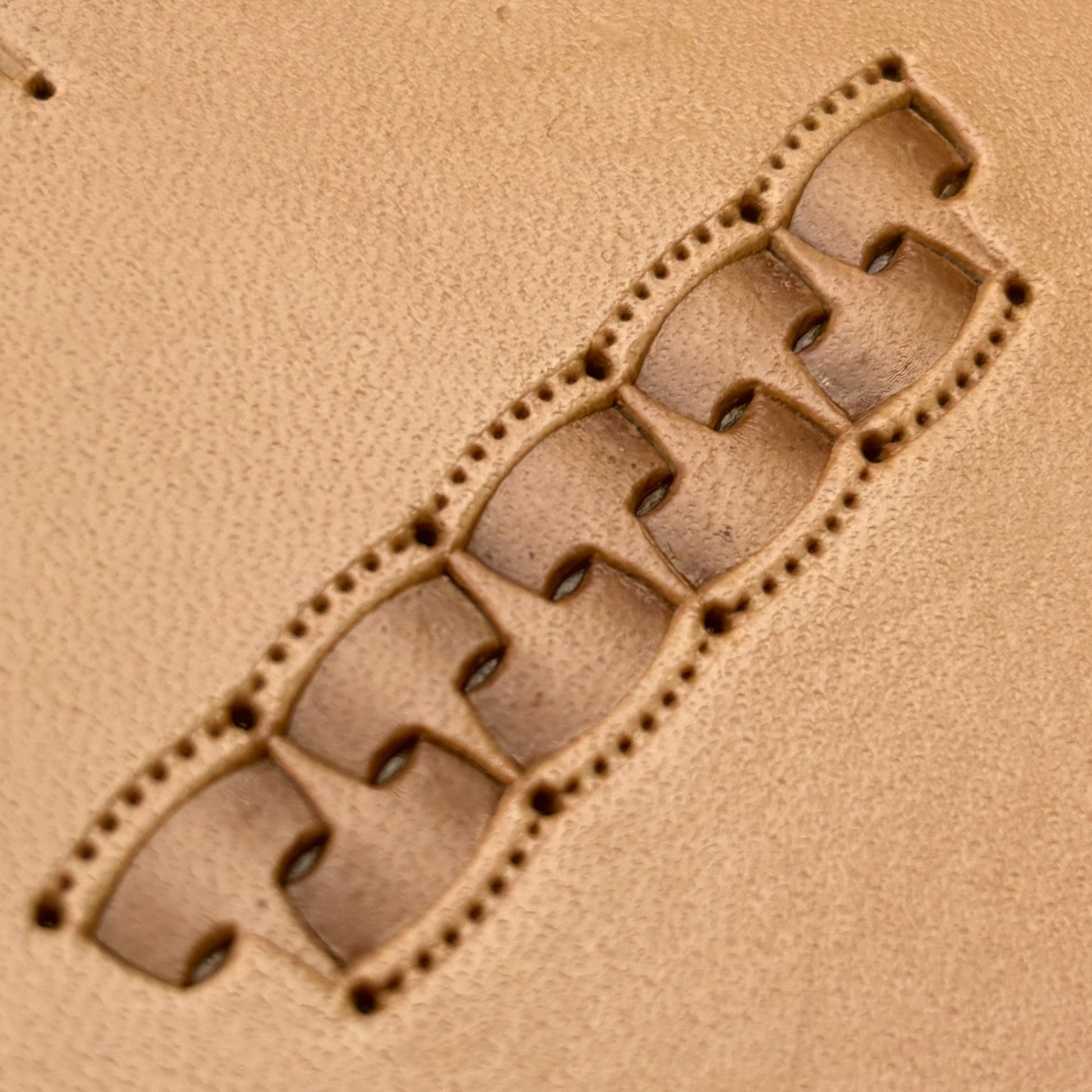 Chain Border leather stamp LT272 — pattern imprint on veg-tan leather