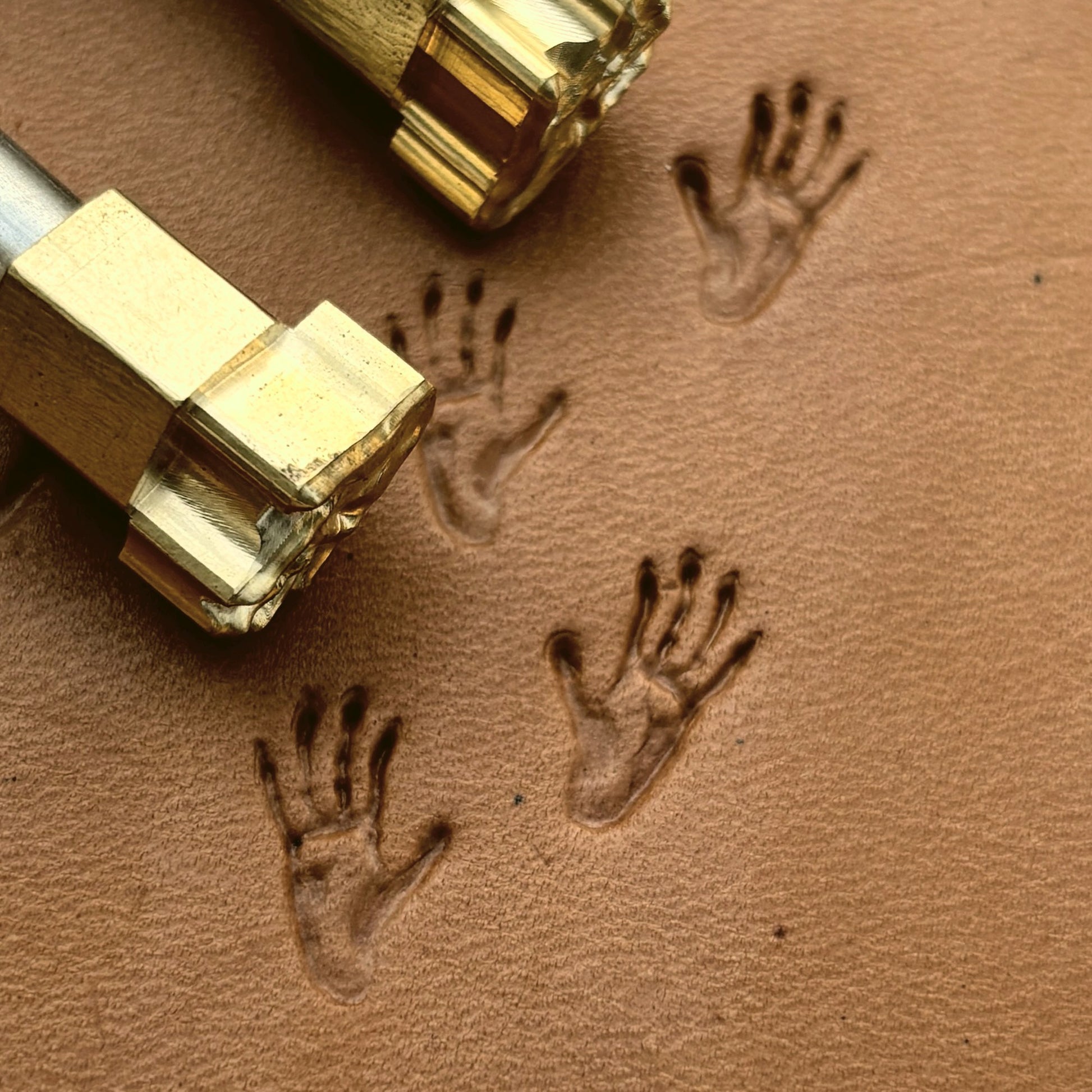 Monkey Tracks Footprint leather stamp LT275 — pattern imprint on veg-tan leather