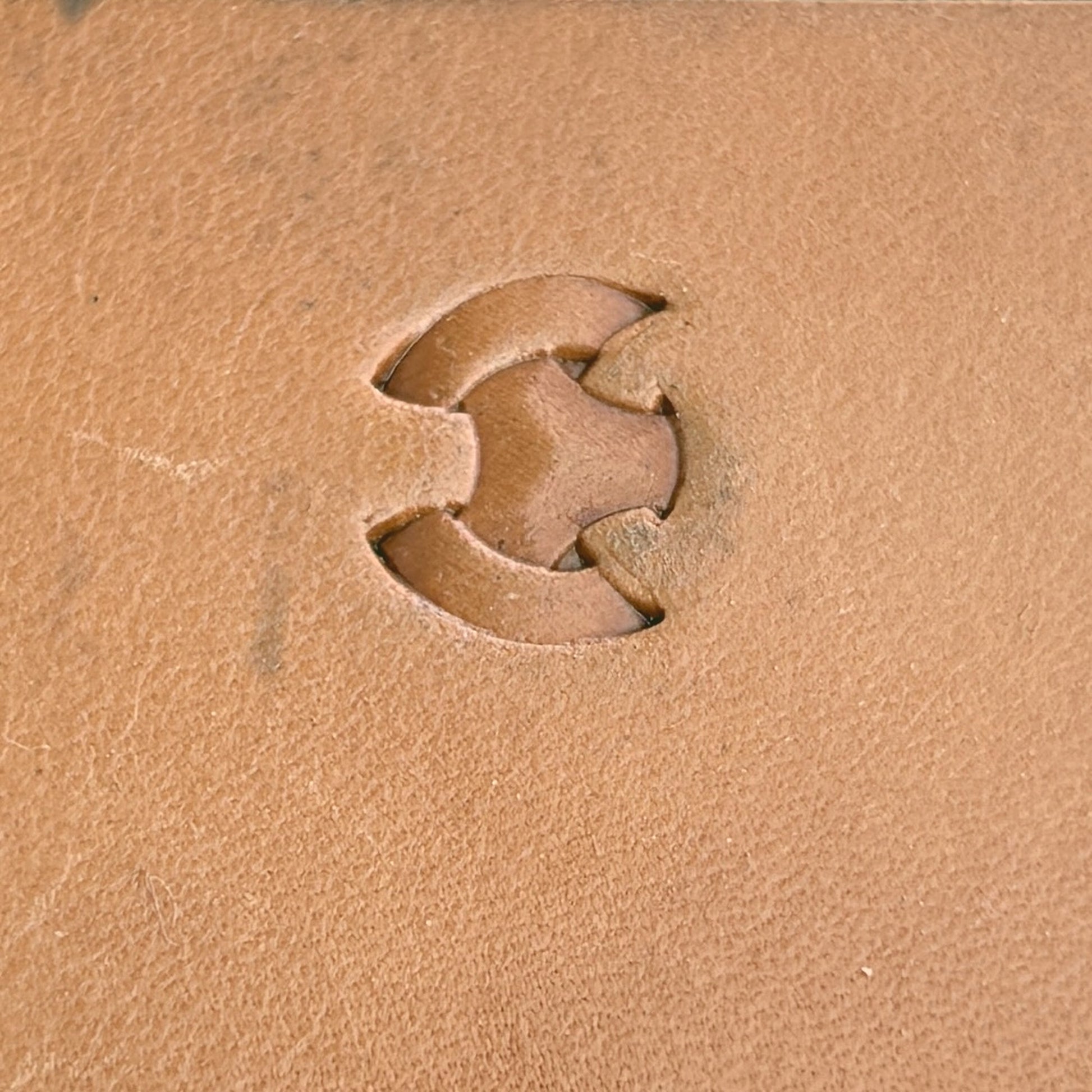 Geometric leather stamp LT286 — pattern imprint on veg-tan leather