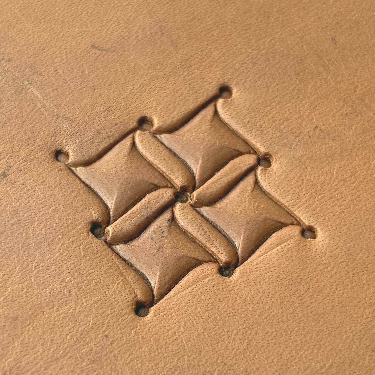 Quilt Style leather stamp LT291 — pattern imprint on veg-tan leather