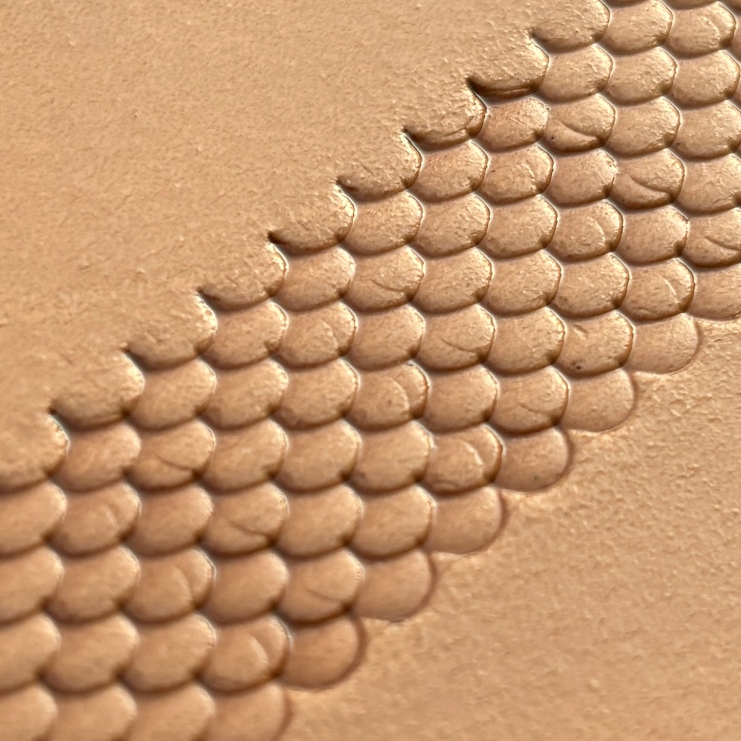 Scale Texture leather stamp LT317 — pattern imprint on veg-tan leather
