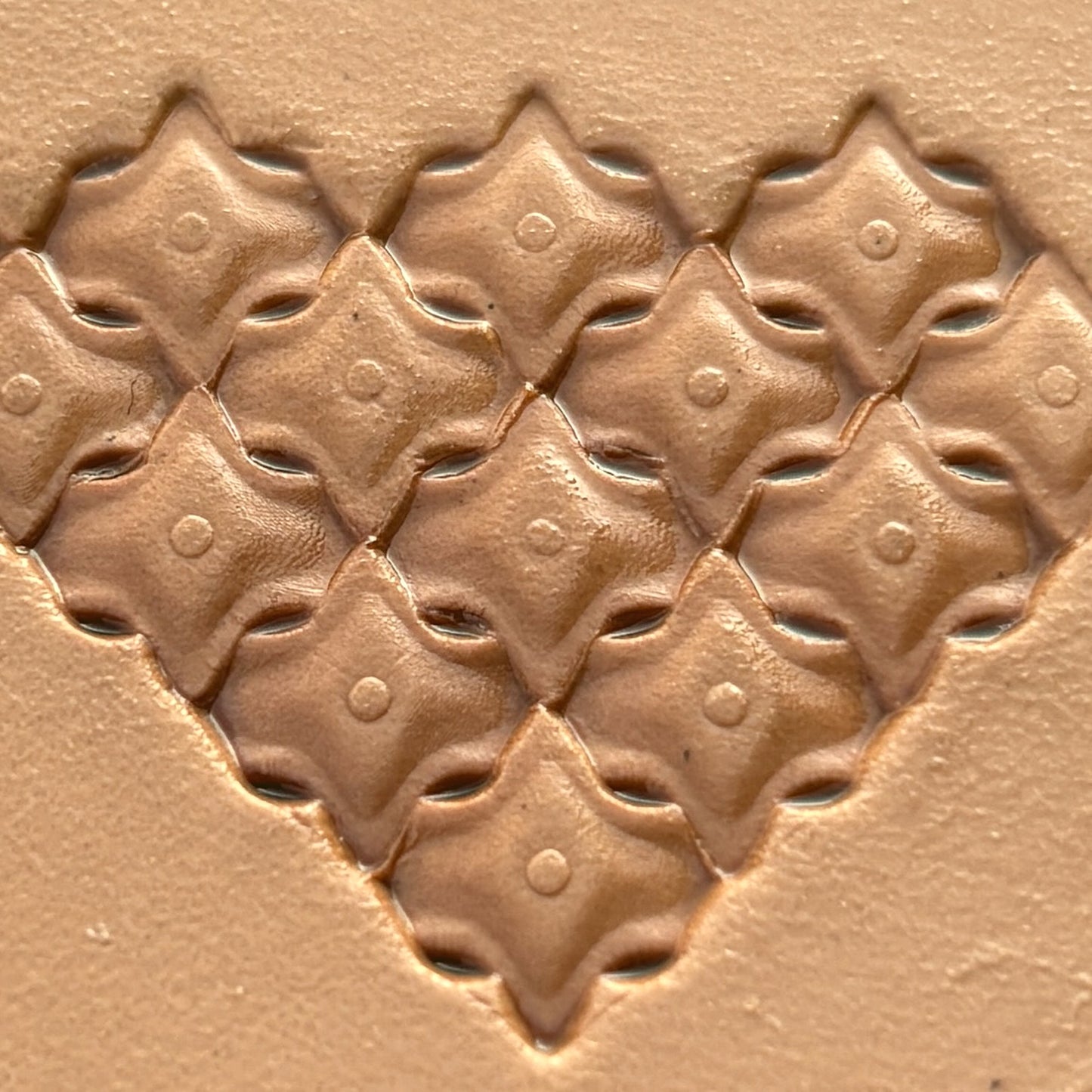 Diamond Tiles leather stamp LT319 — pattern imprint on veg-tan leather