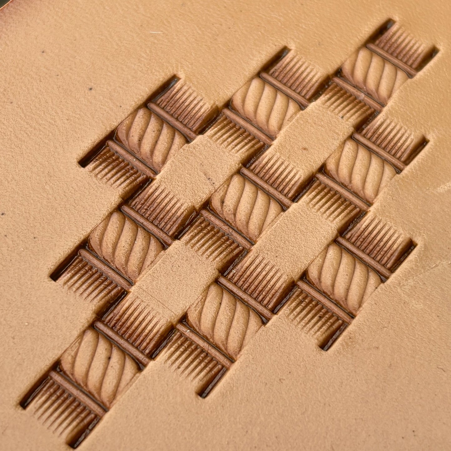 Diamond Shape Basket Weave leather stamp LT347 — pattern imprint on veg-tan leather