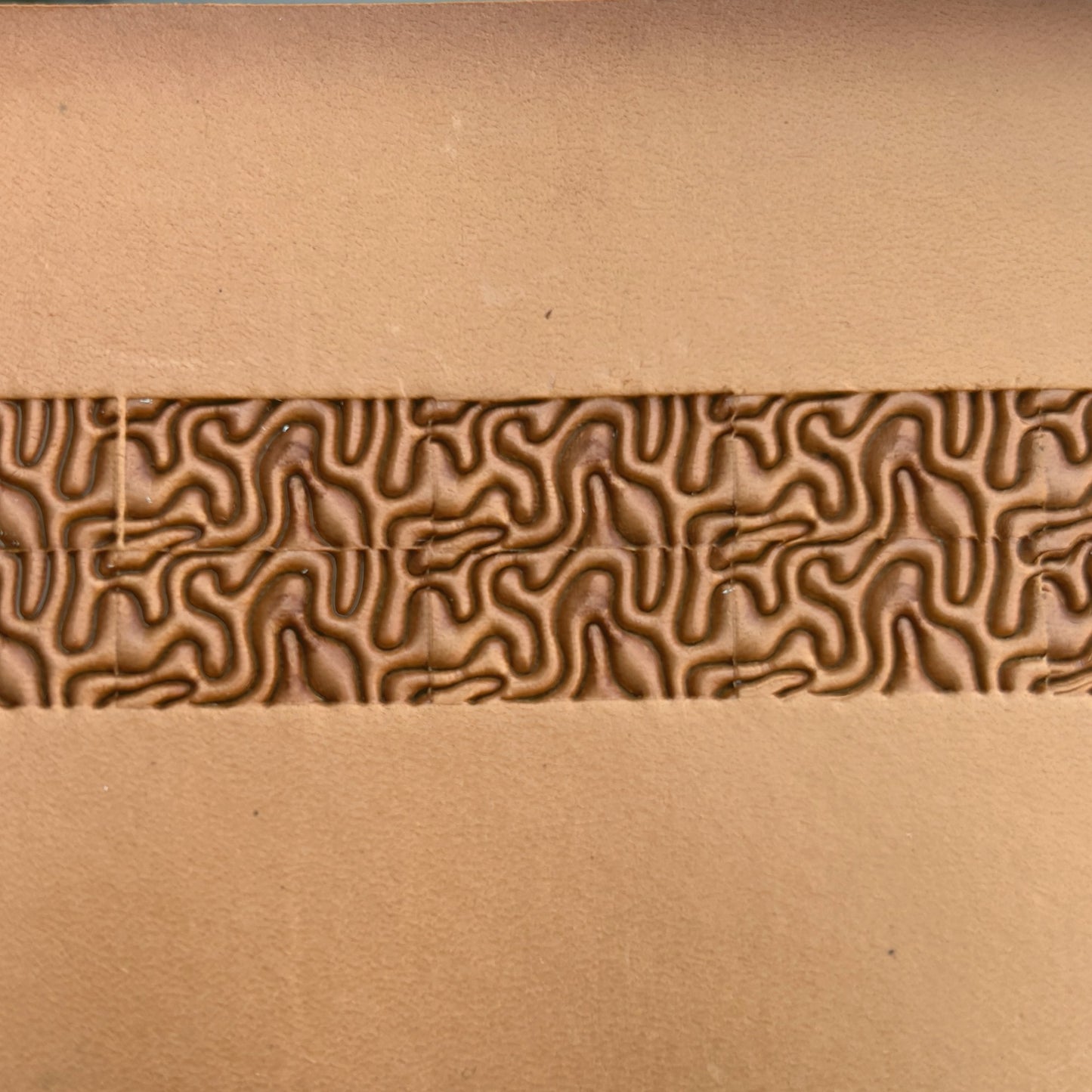 Maze Lines leather stamp LT368 — pattern imprint on veg-tan leather
