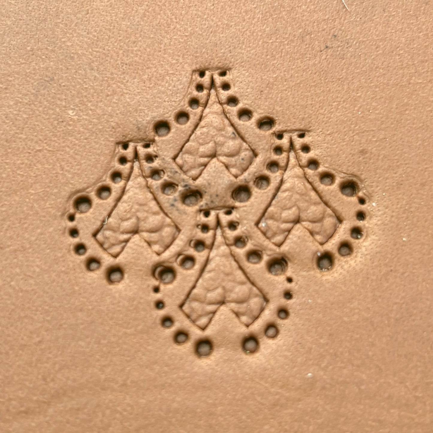 Dotted Motif Heart leather stamp LT380 — pattern imprint on veg-tan leather