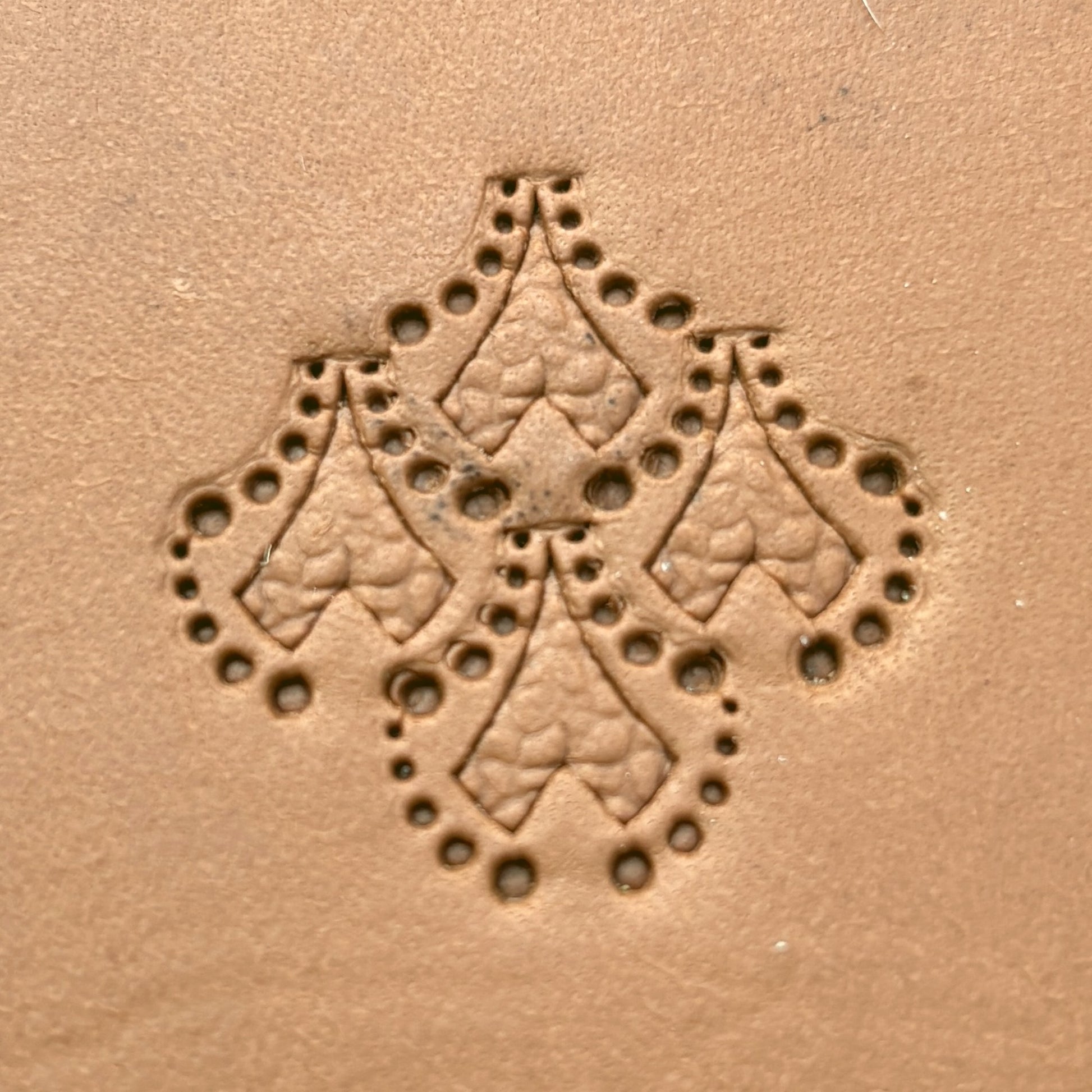 Dotted Motif Heart leather stamp LT380 — pattern imprint on veg-tan leather