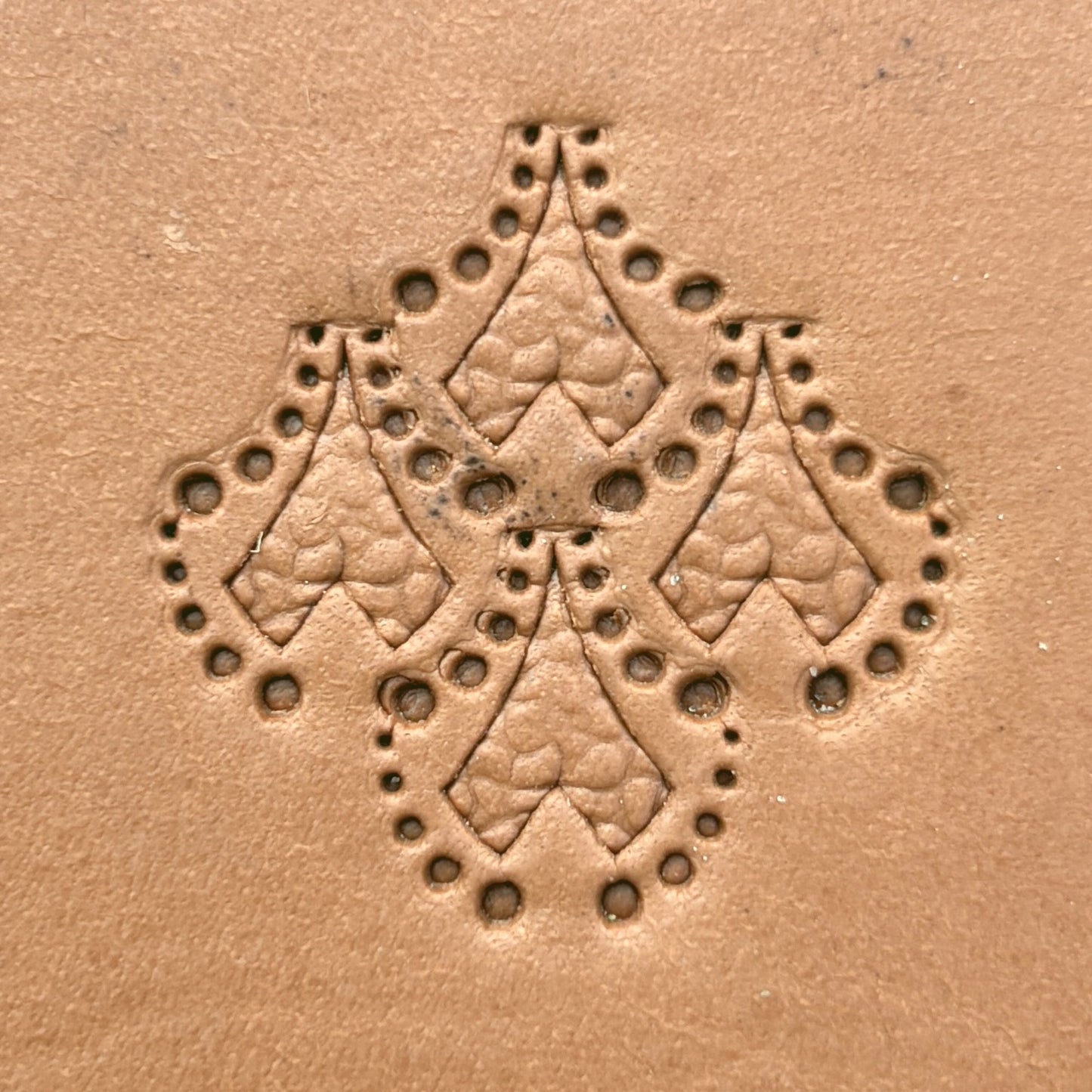 Dotted Motif Heart leather stamp LT380 — pattern imprint on veg-tan leather
