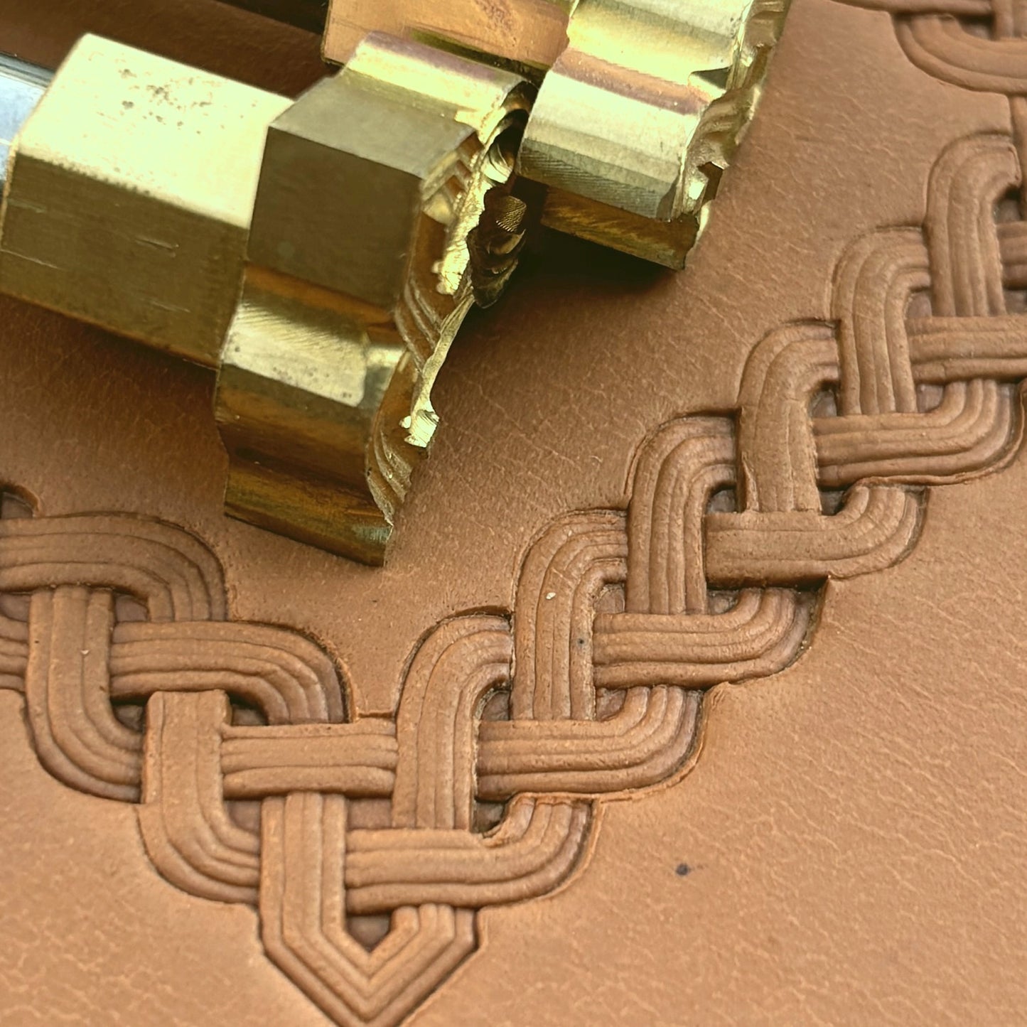 Celtic Knot leather stamp LT399 — pattern imprint on veg-tan leather