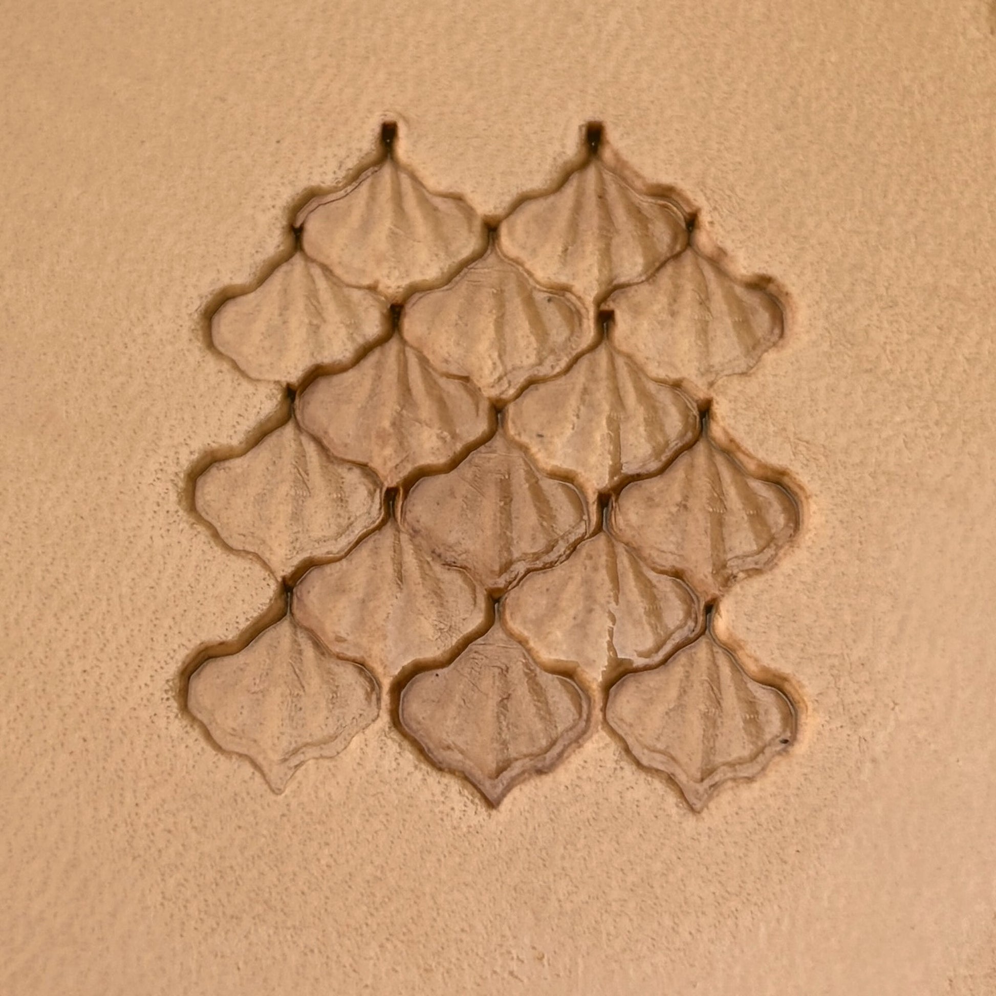 Cluster Leaf leather stamp LT409 — pattern imprint on veg-tan leather