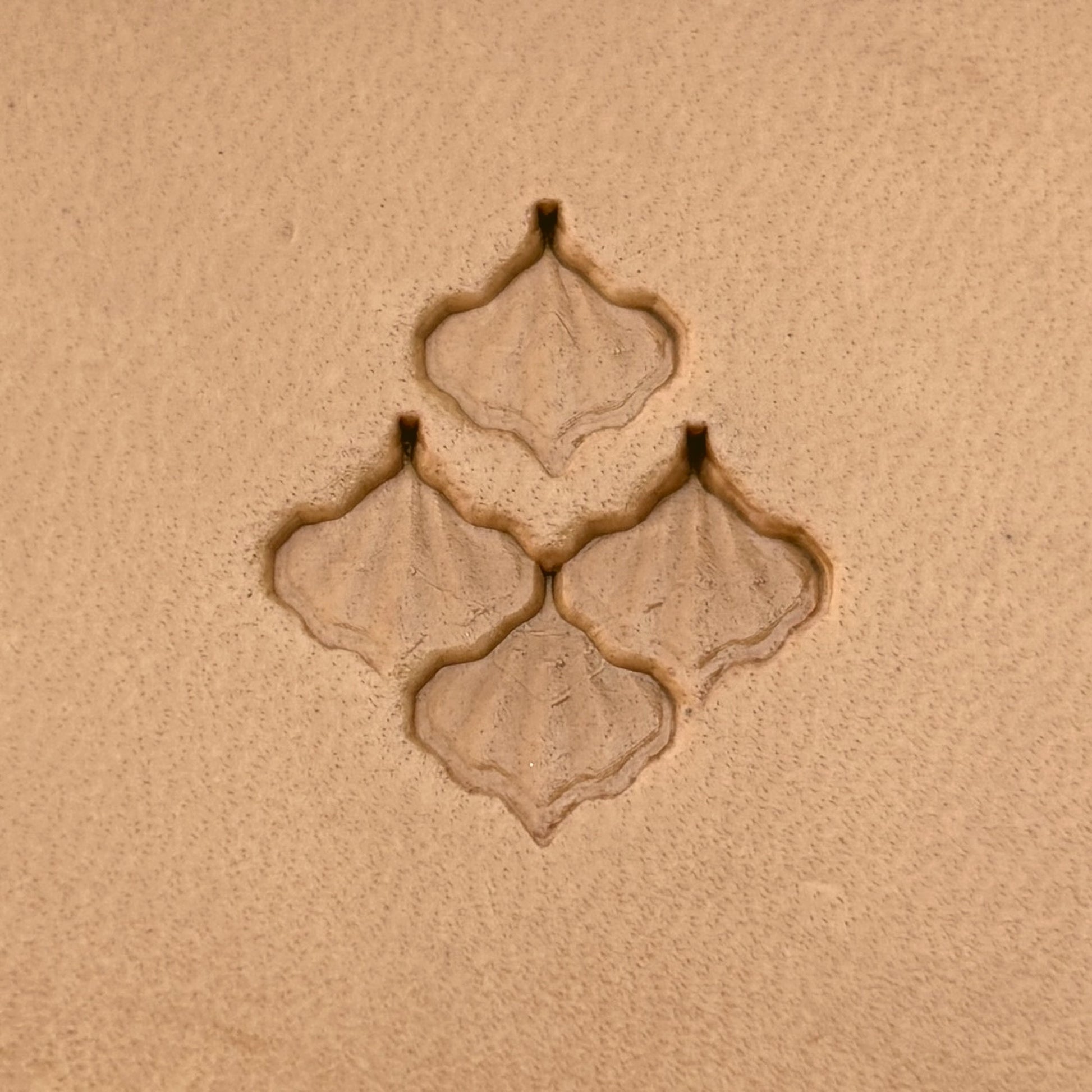 Cluster Leaf leather stamp LT409 — pattern imprint on veg-tan leather