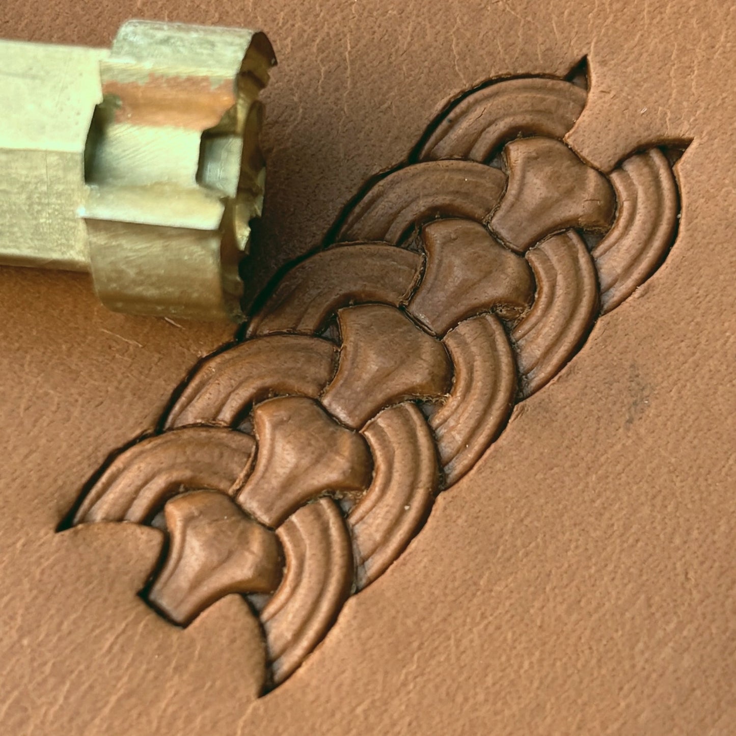 Chain Link Basket Weave leather stamp LT421 — brass stamping tool with imprint on natural veg-tan leather