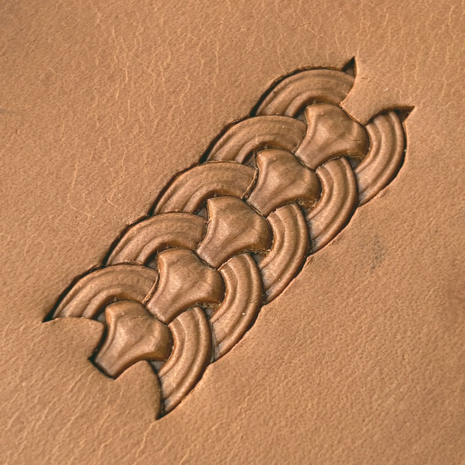 Chain Link Basket Weave leather stamp LT421 — pattern imprint on veg-tan leather