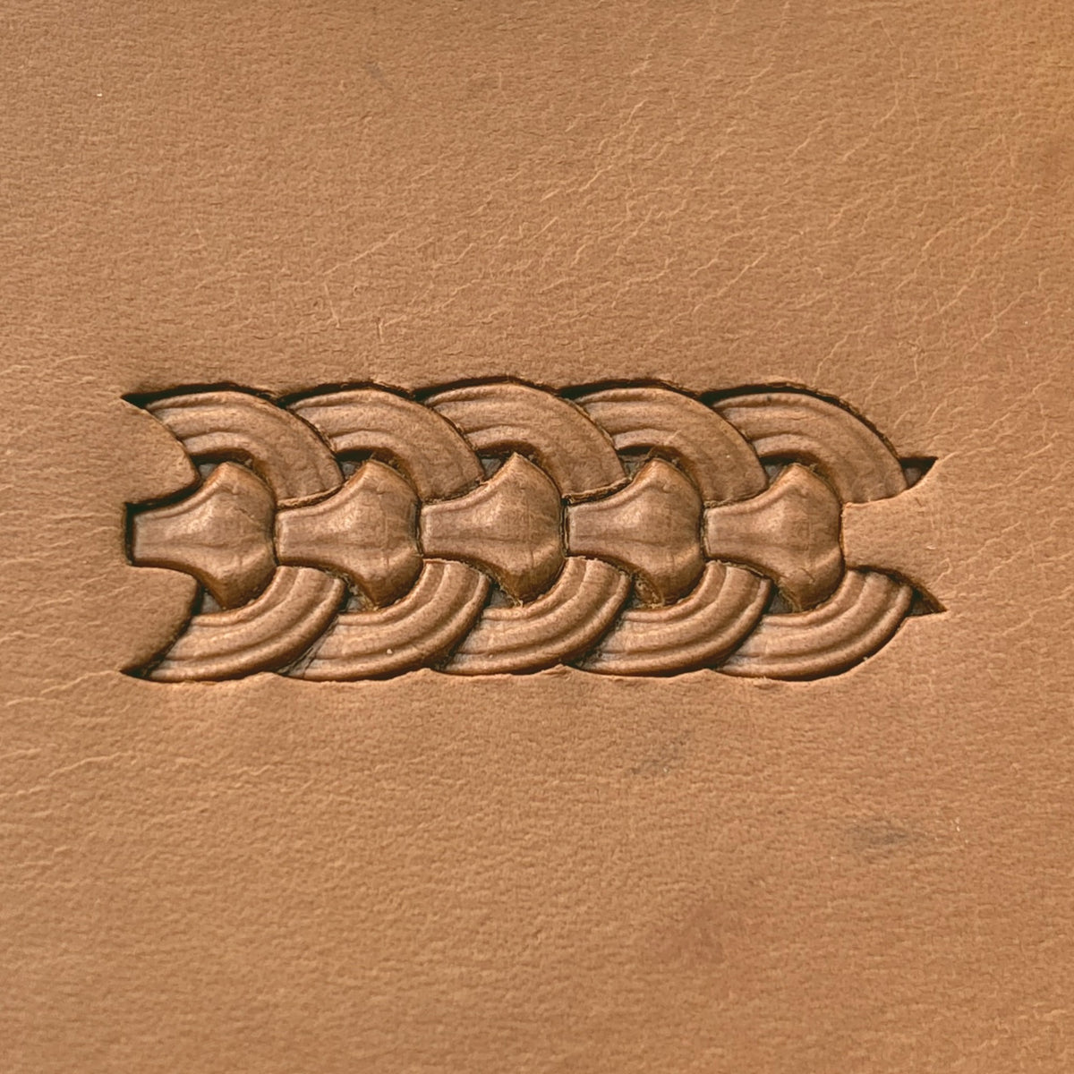 Chain Link Basket Weave leather stamp LT421 — pattern imprint on veg-tan leather