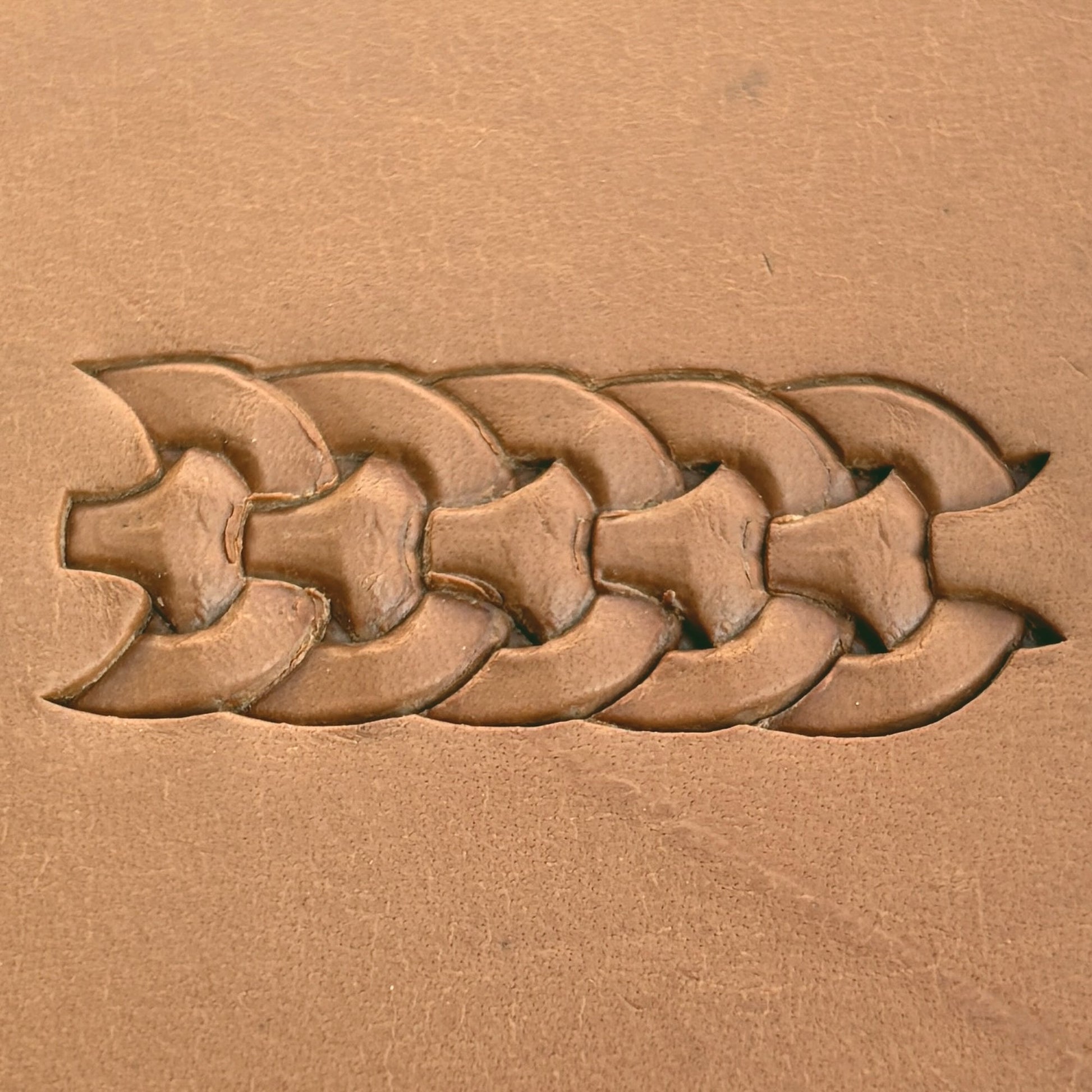 Chain Link Basket Weave leather stamp LT422 — pattern imprint on veg-tan leather