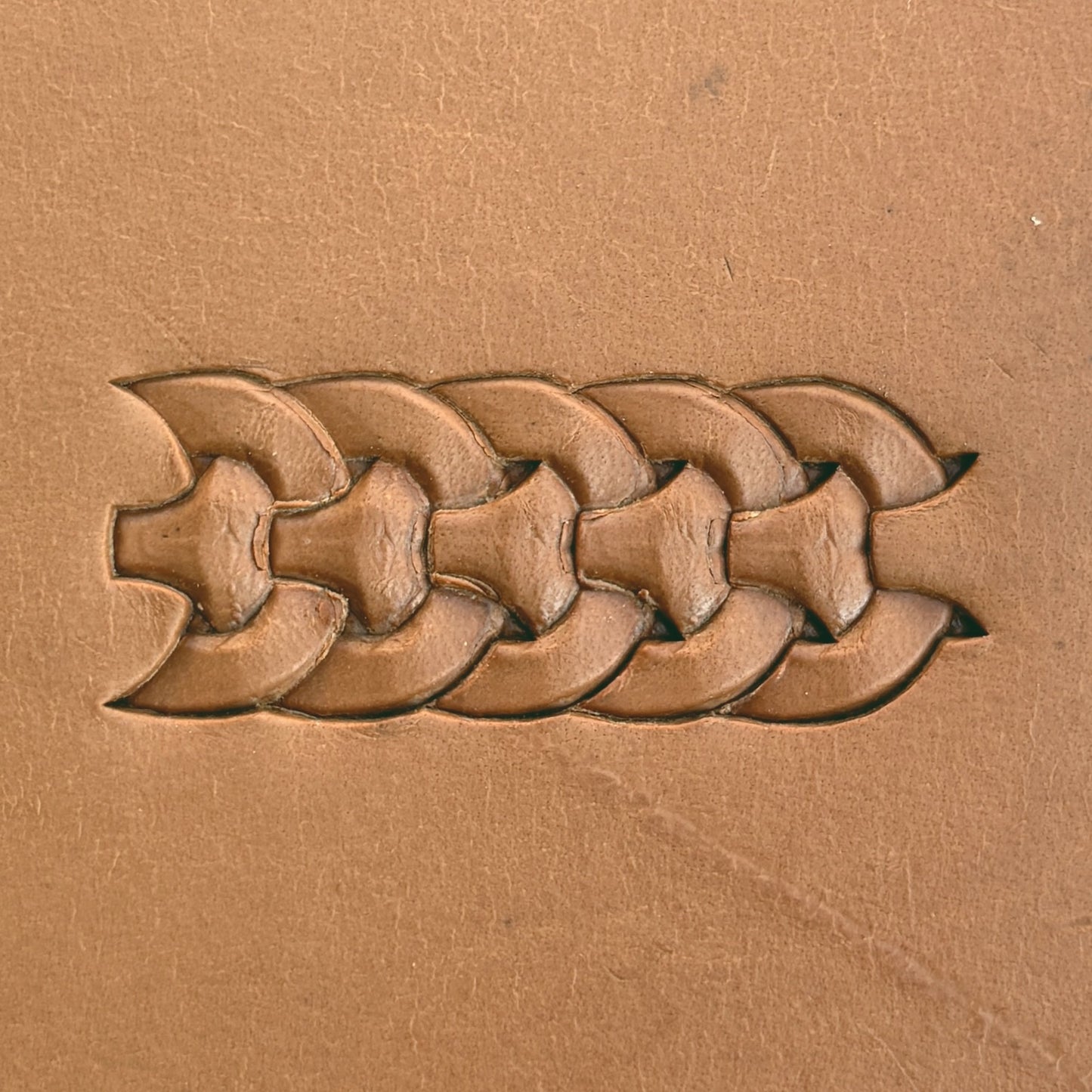 Chain Link Basket Weave leather stamp LT422 — pattern imprint on veg-tan leather