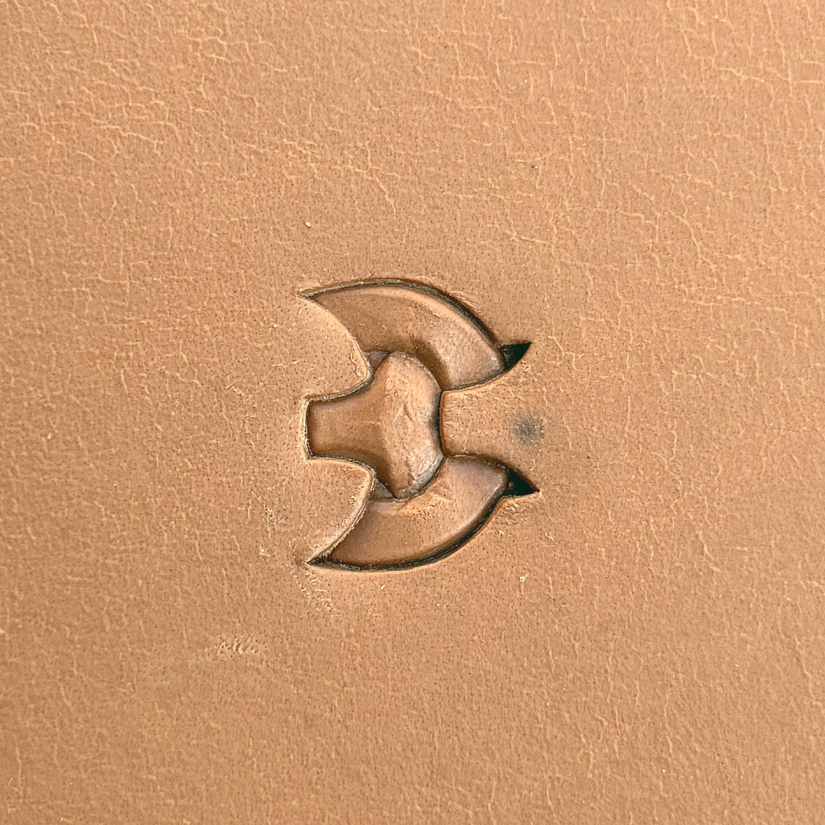 Chain Link Basket Weave leather stamp LT422 — single impression on veg-tan leather