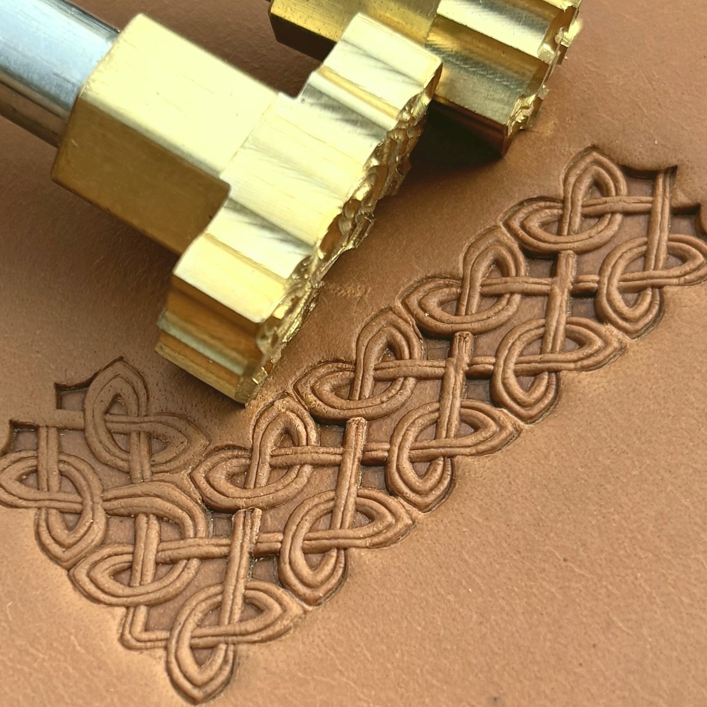 Celtic Knot leather stamp LT500 — brass stamping tool with imprint on natural veg-tan leather