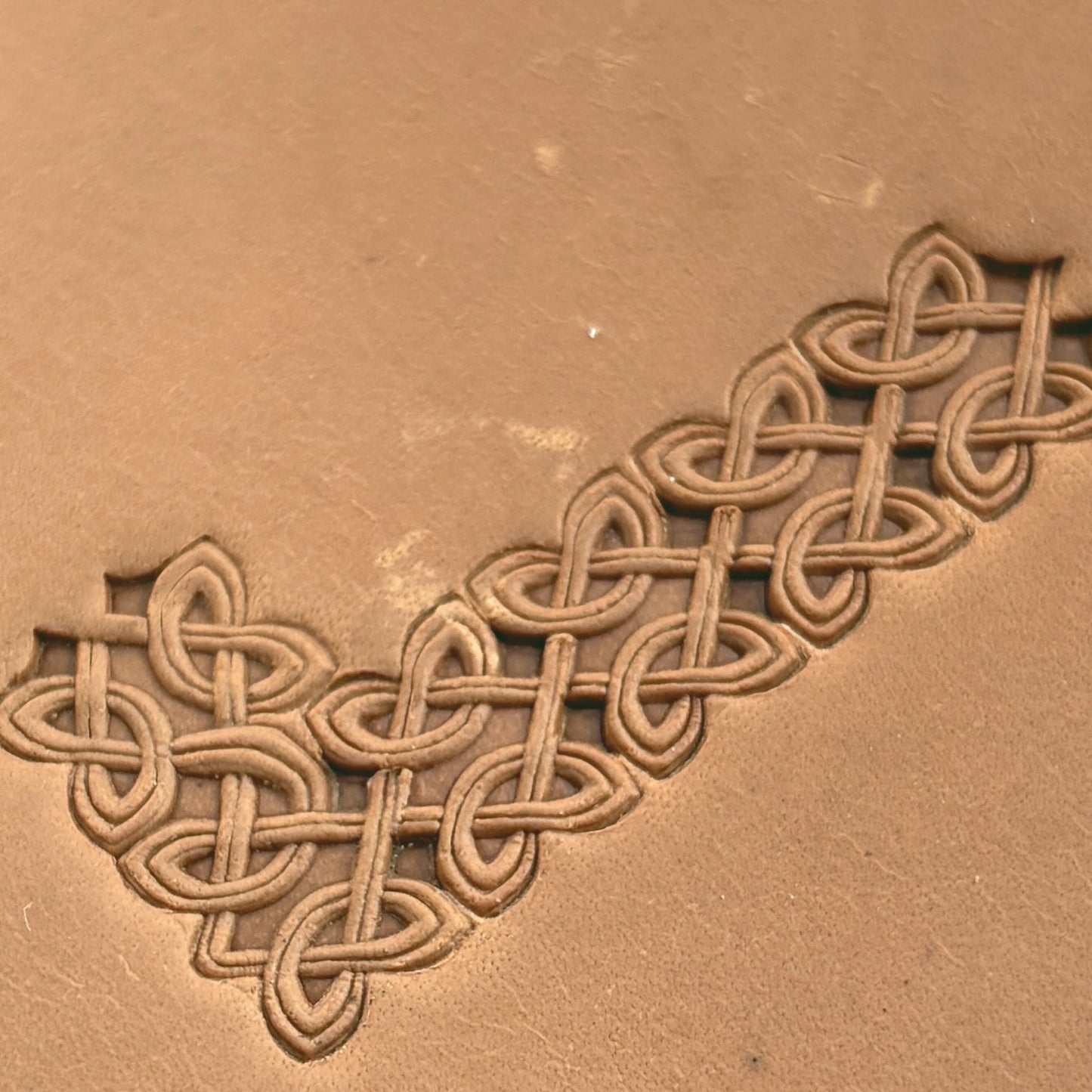 Celtic Knot leather stamp LT500 — pattern imprint on veg-tan leather