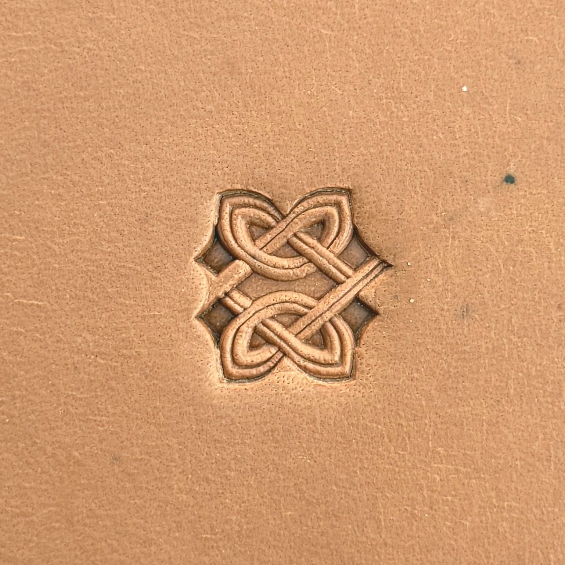 Celtic Knot leather stamp LT500 — pattern imprint on veg-tan leather