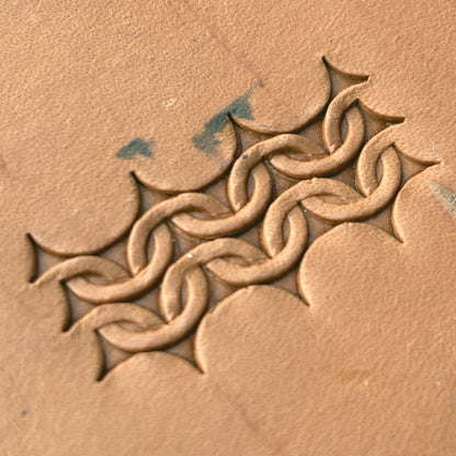Interlaced Chain leather stamp LT505 — pattern imprint on veg-tan leather