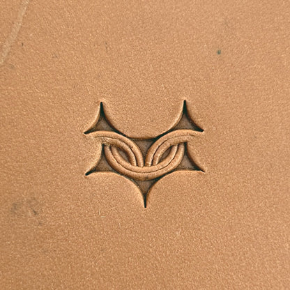 Chain Links Geometric leather stamp LT506 — single impression on veg-tan leather
