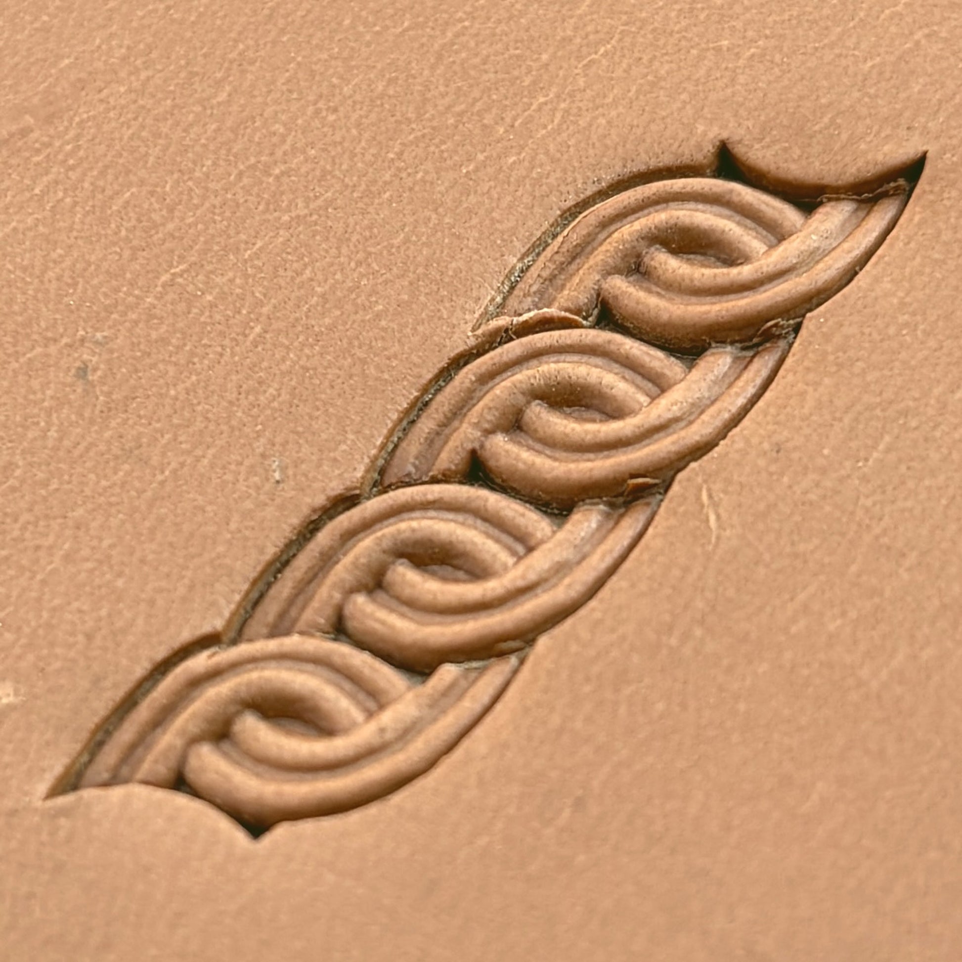 Chain Link Geometric leather stamp LT507 — pattern imprint on veg-tan leather